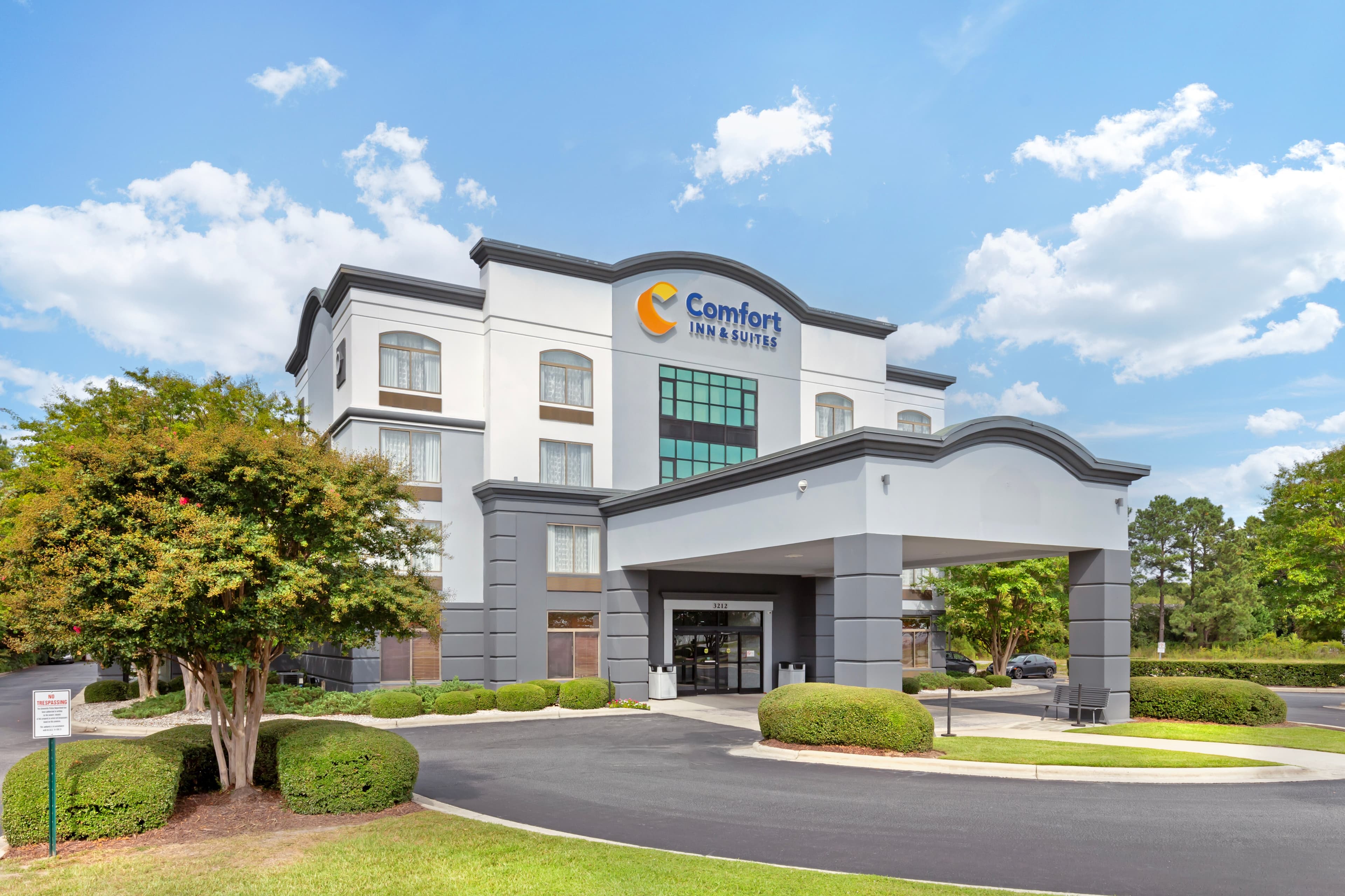 Comfort Inn & Suites Greenville Near East Carolina University - Image 1