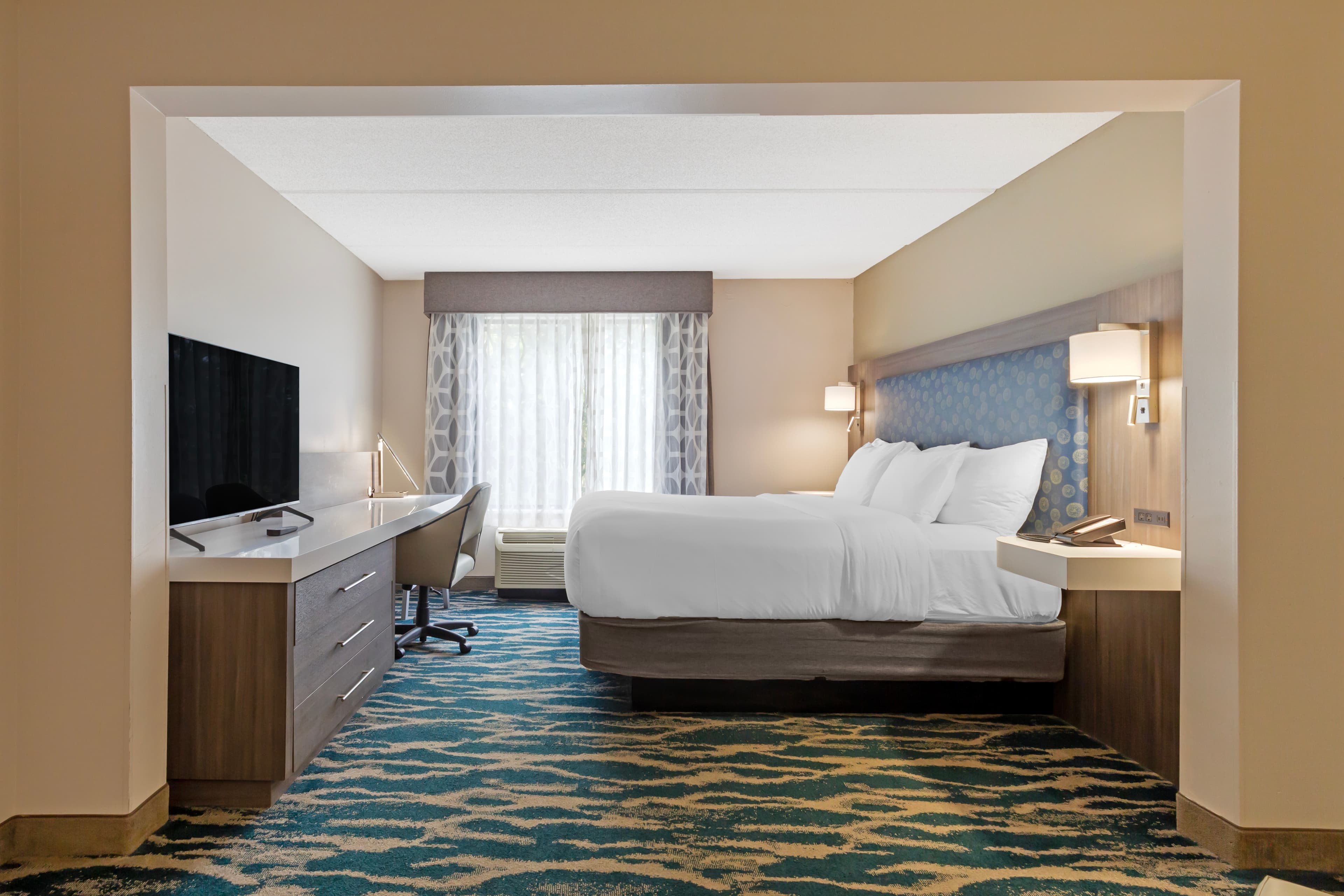 Comfort Inn & Suites Greenville Near East Carolina University — 9