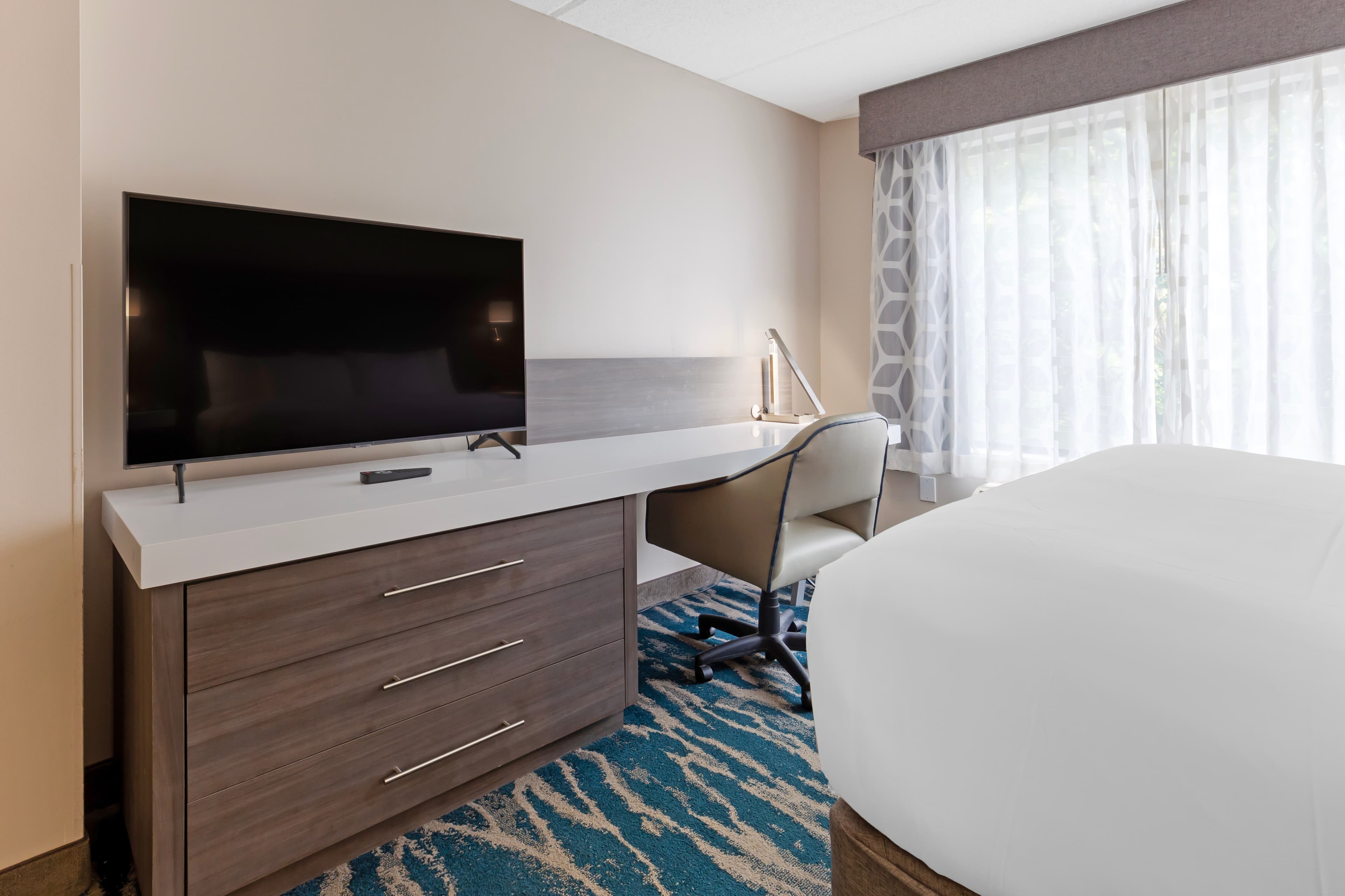 Comfort Inn & Suites Greenville Near East Carolina University — 10