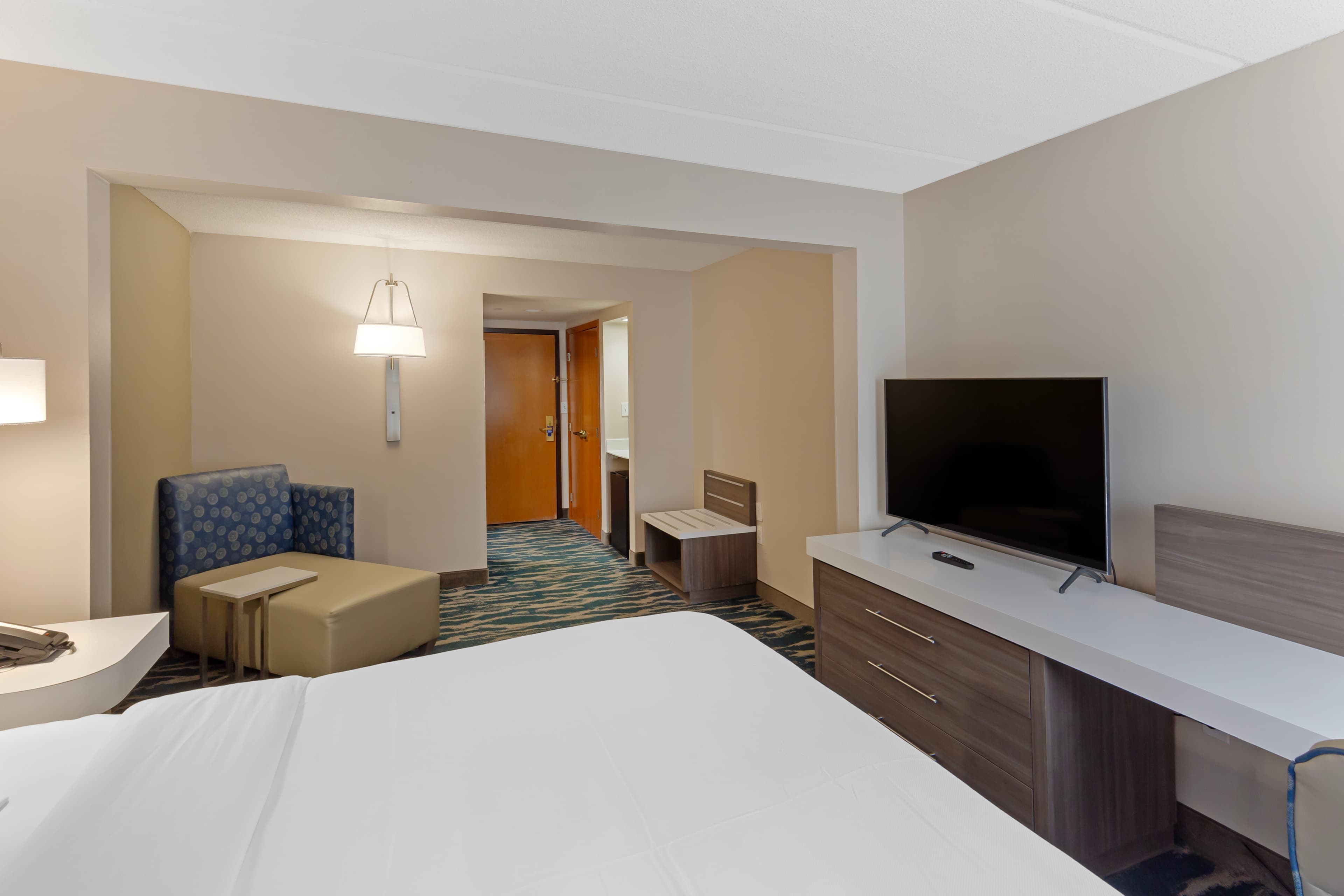 Comfort Inn & Suites Greenville Near East Carolina University — 11