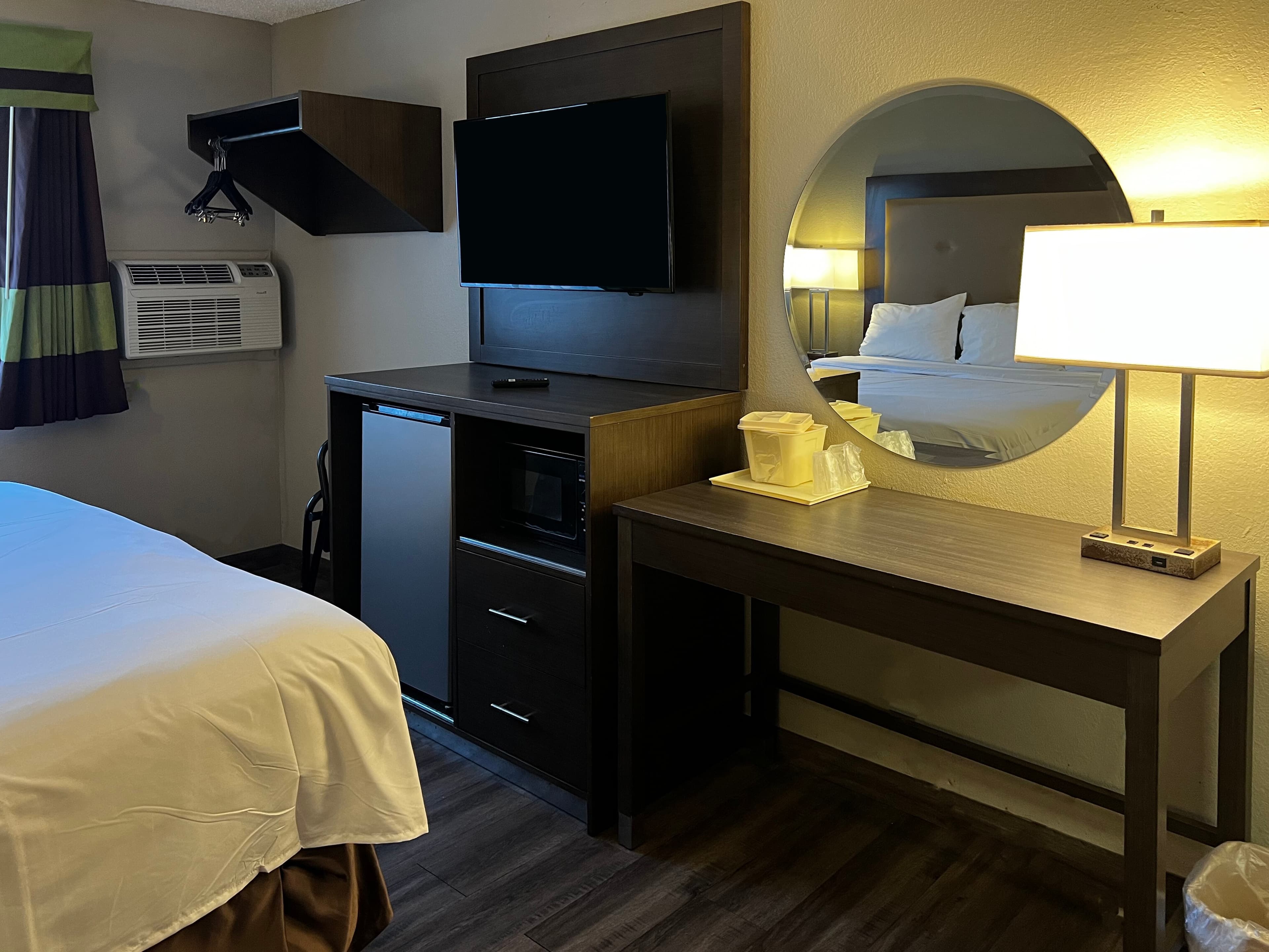 Econo Lodge Spring Lake near Fort Bragg — 18