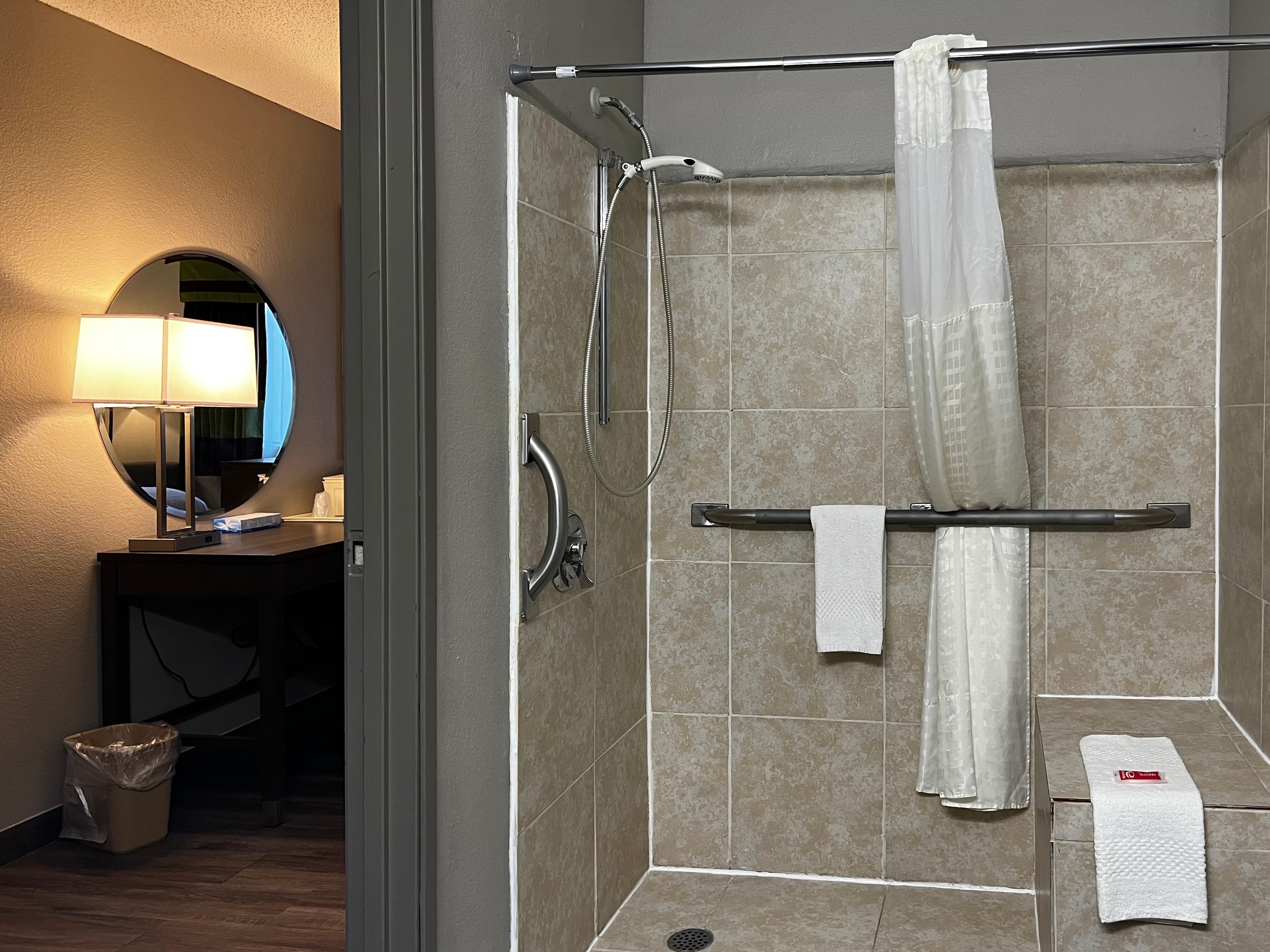 Econo Lodge Spring Lake near Fort Bragg — 10