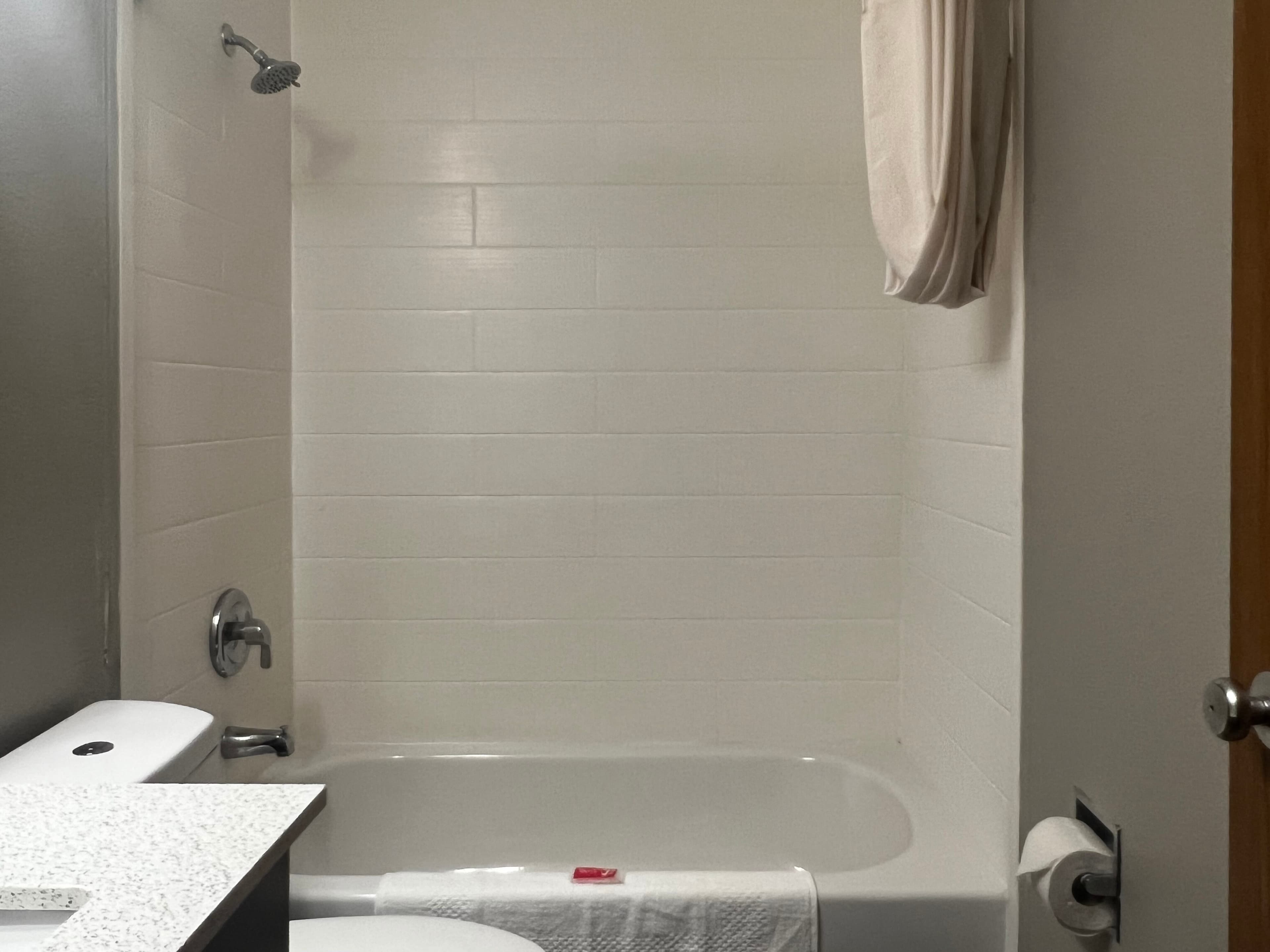 Econo Lodge Spring Lake near Fort Bragg - Image 5
