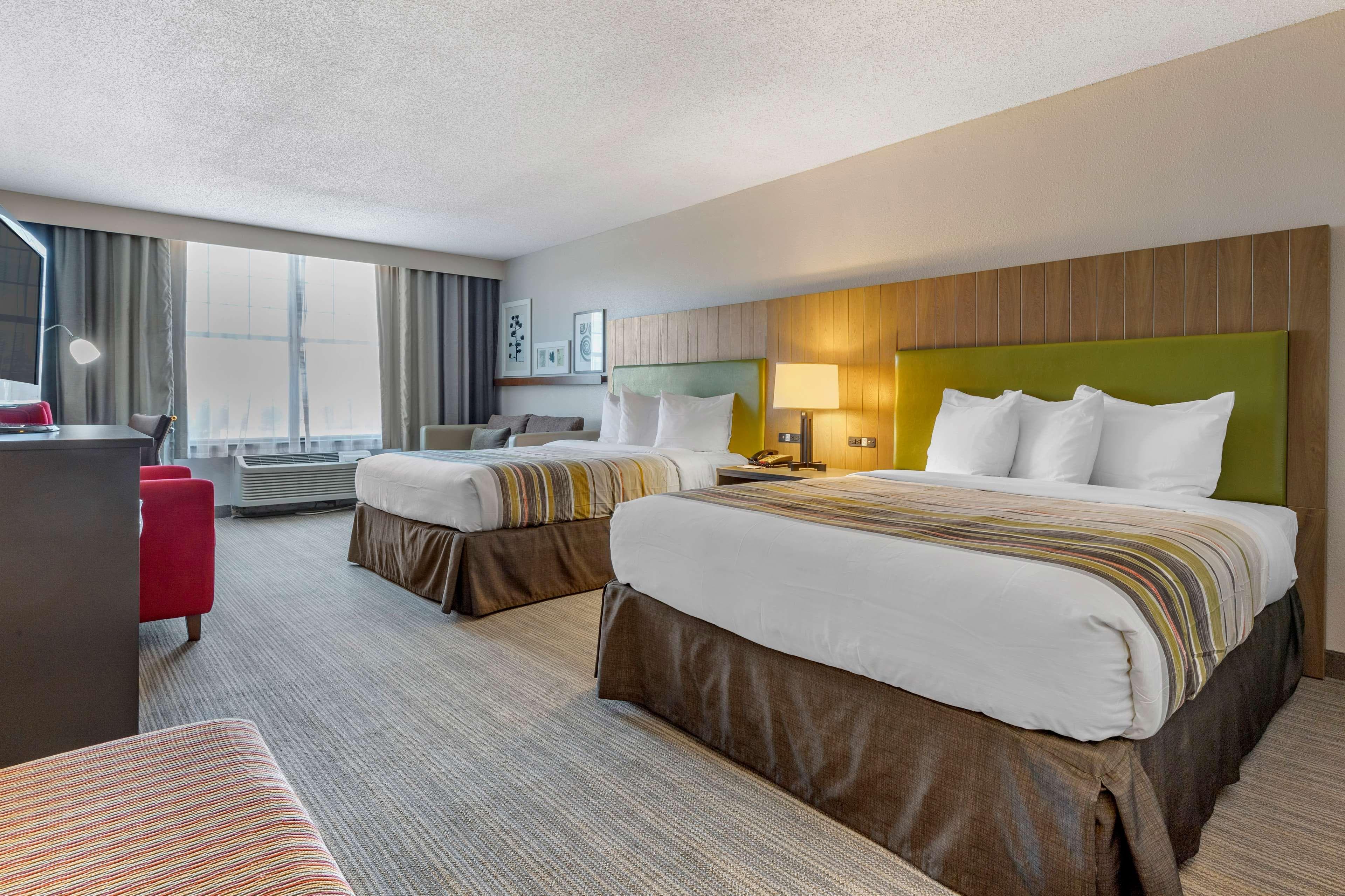Country Inn & Suites by Radisson, Lumberton, NC — 11