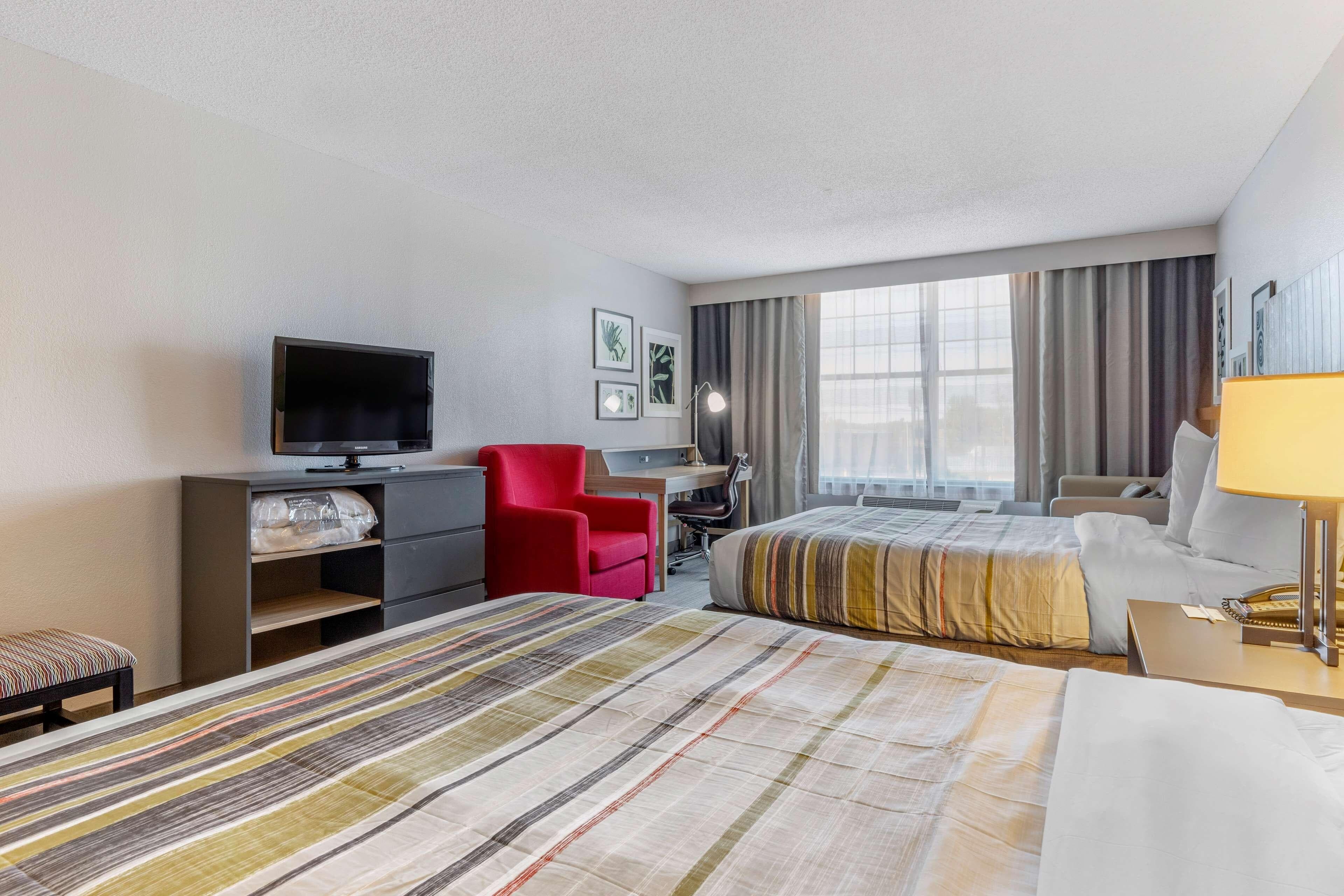 Country Inn & Suites by Radisson, Lumberton, NC — 12
