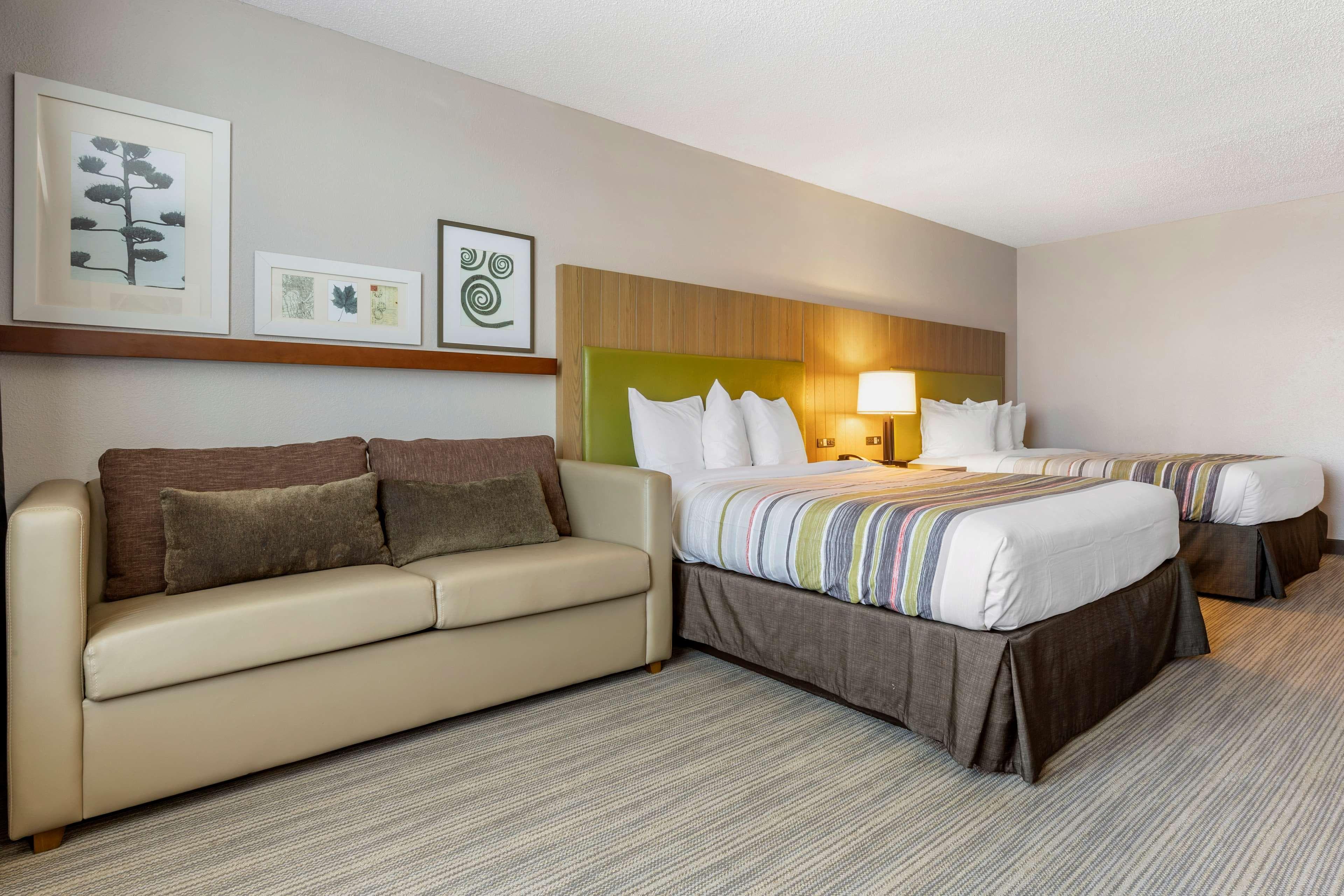 Country Inn & Suites by Radisson, Lumberton, NC — 13