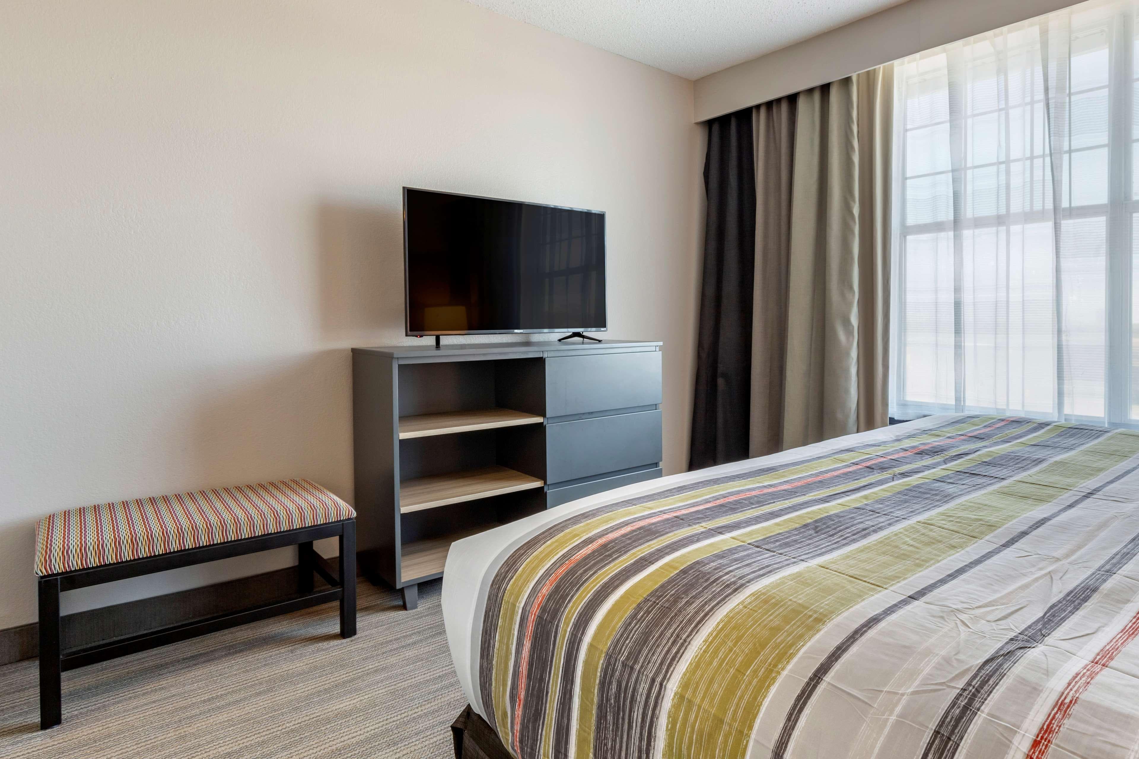 Country Inn & Suites by Radisson, Lumberton, NC — 10