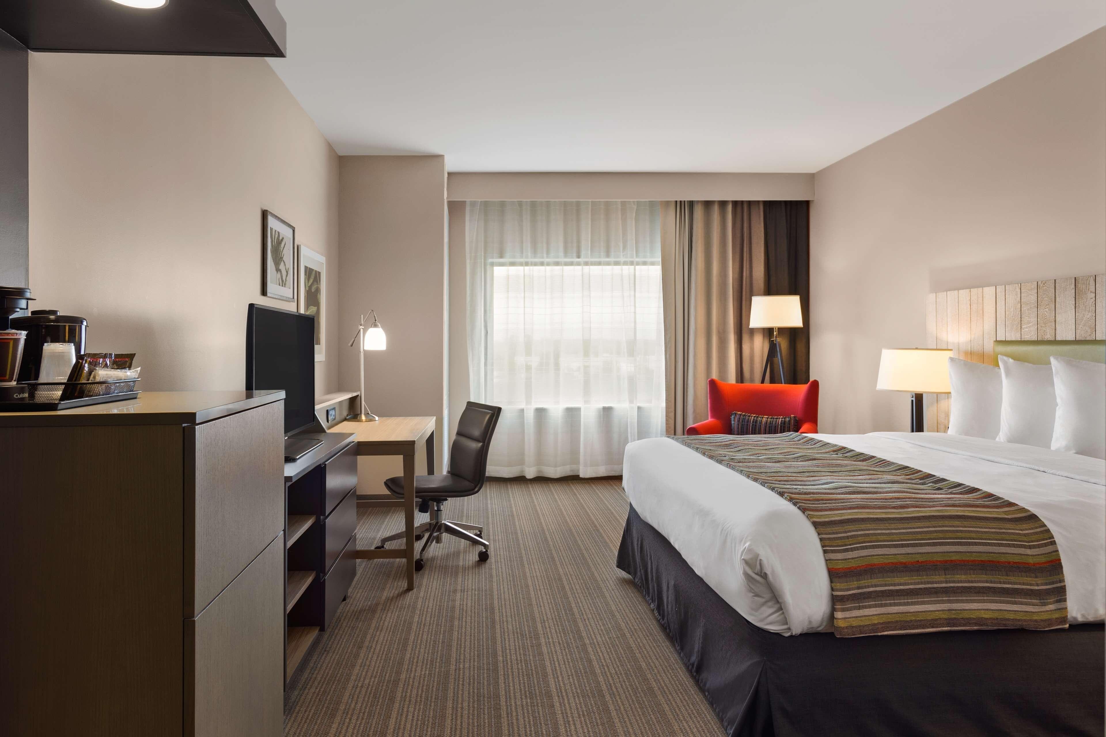 Country Inn & Suites by Radisson, Smithfield-Selma, NC - Image 2