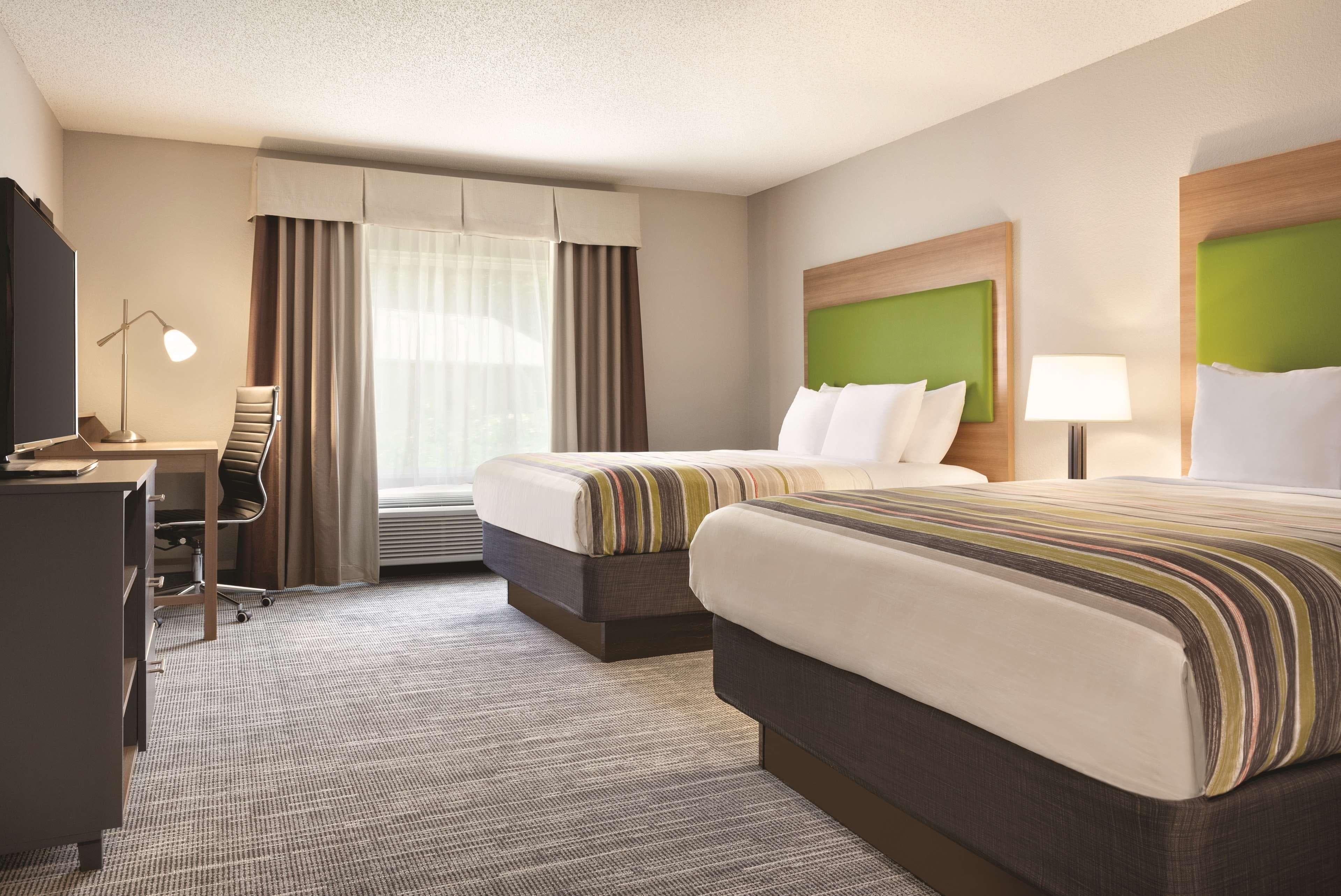 Country Inn & Suites by Radisson, Greensboro, NC — 8