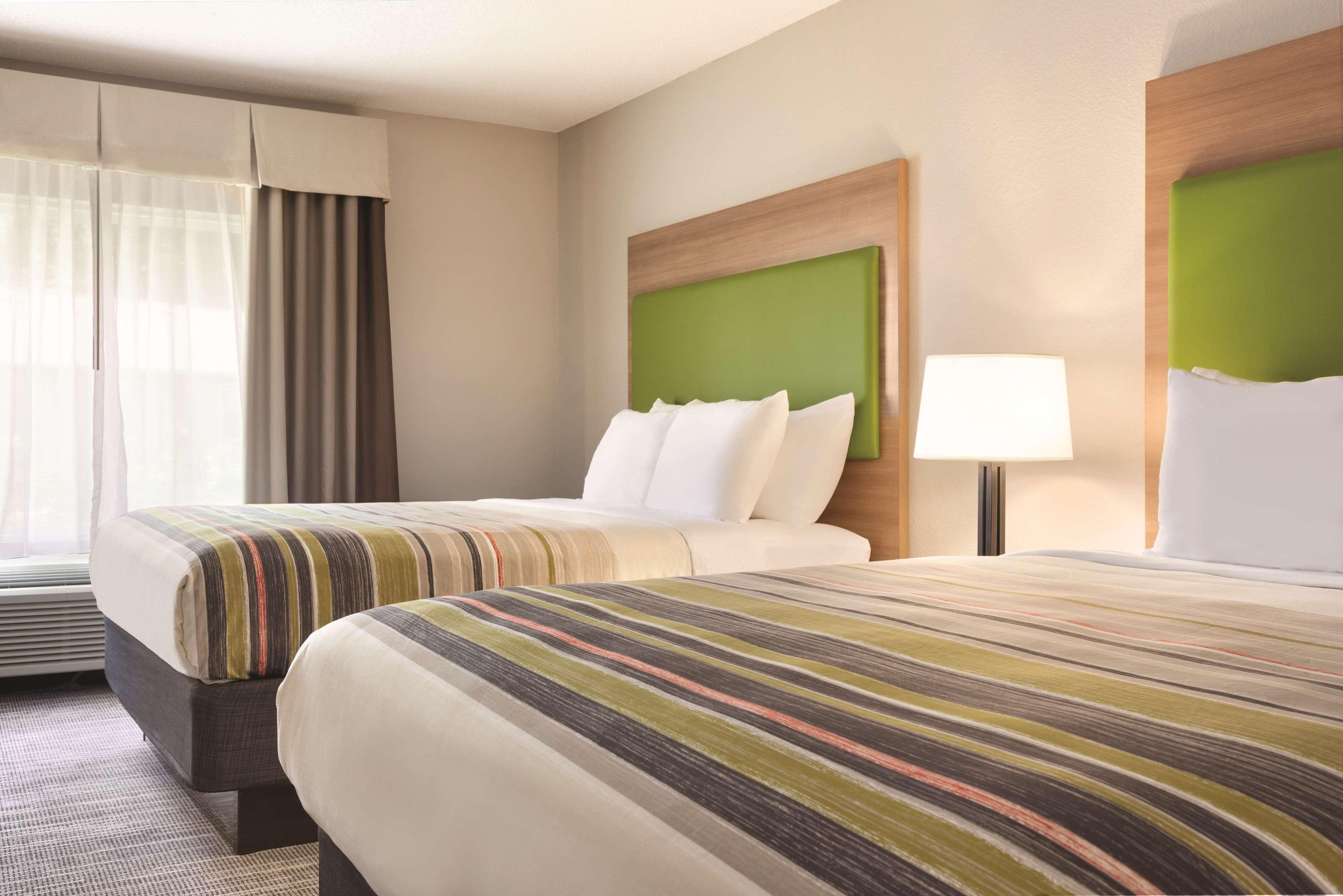 Country Inn & Suites by Radisson, Greensboro, NC — 9