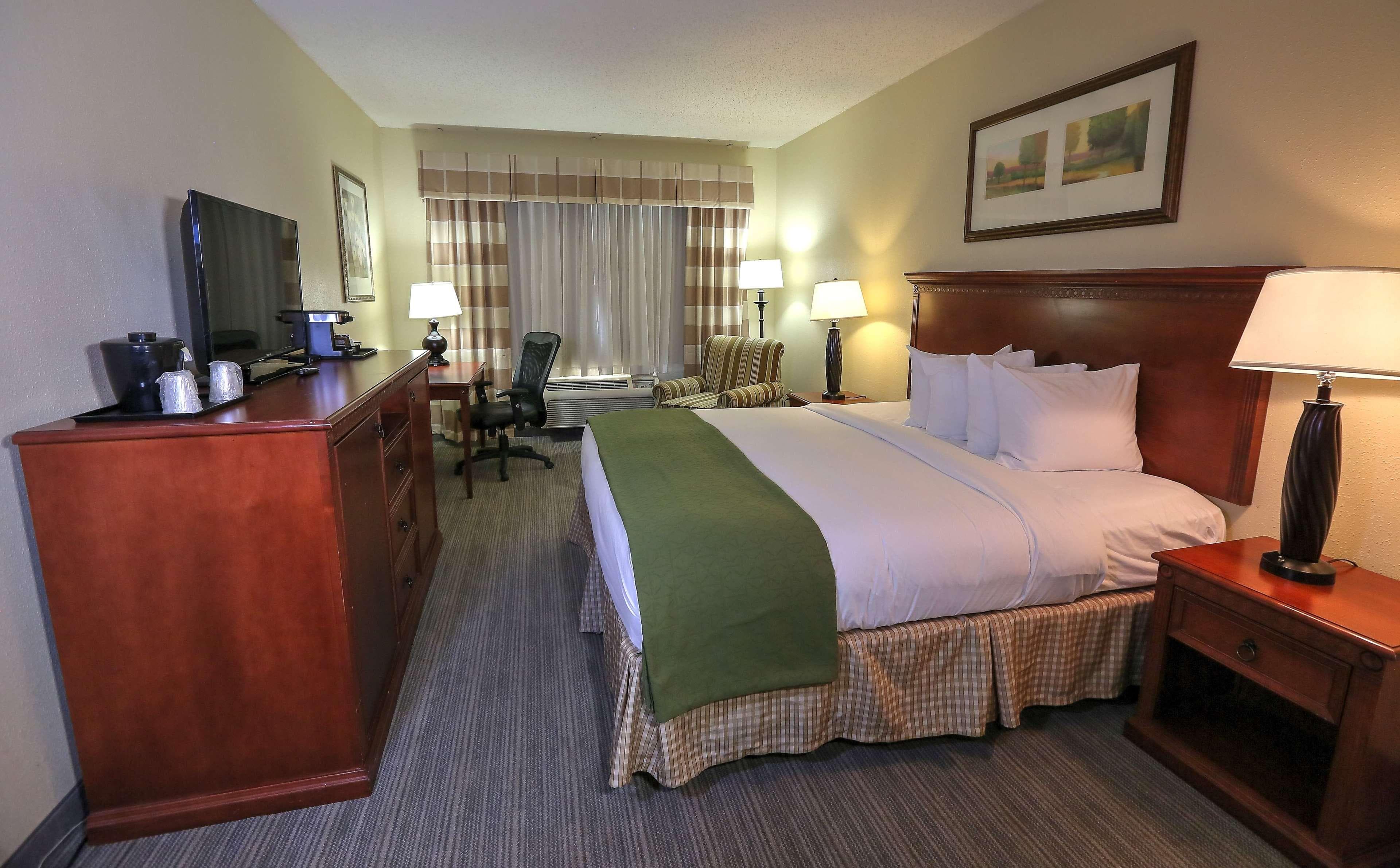 Country Inn & Suites by Radisson, Charlotte I-85 Airport, NC - Image 2