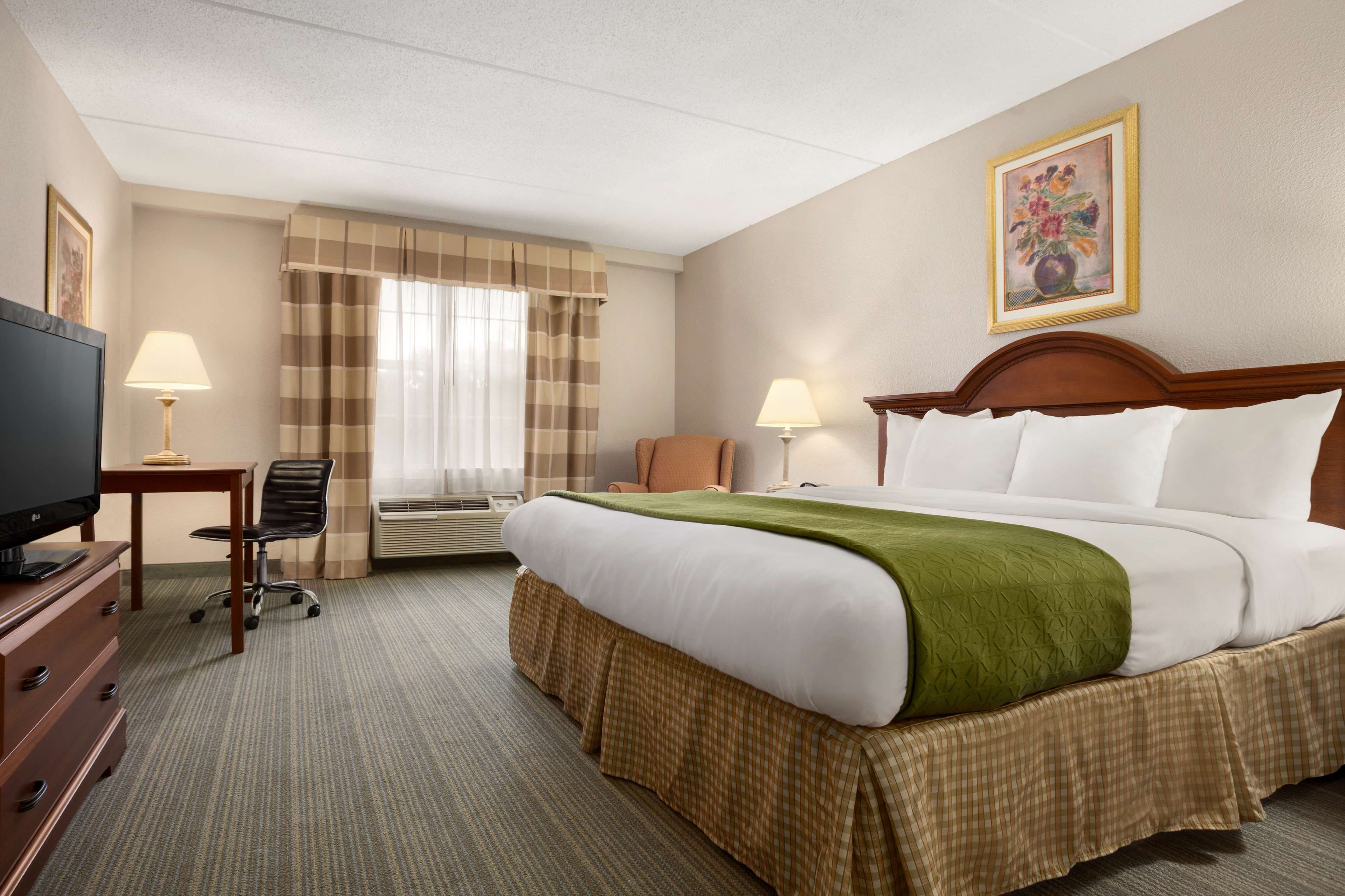 Country Inn & Suites by Radisson, Charlotte University Place, NC - Image 2