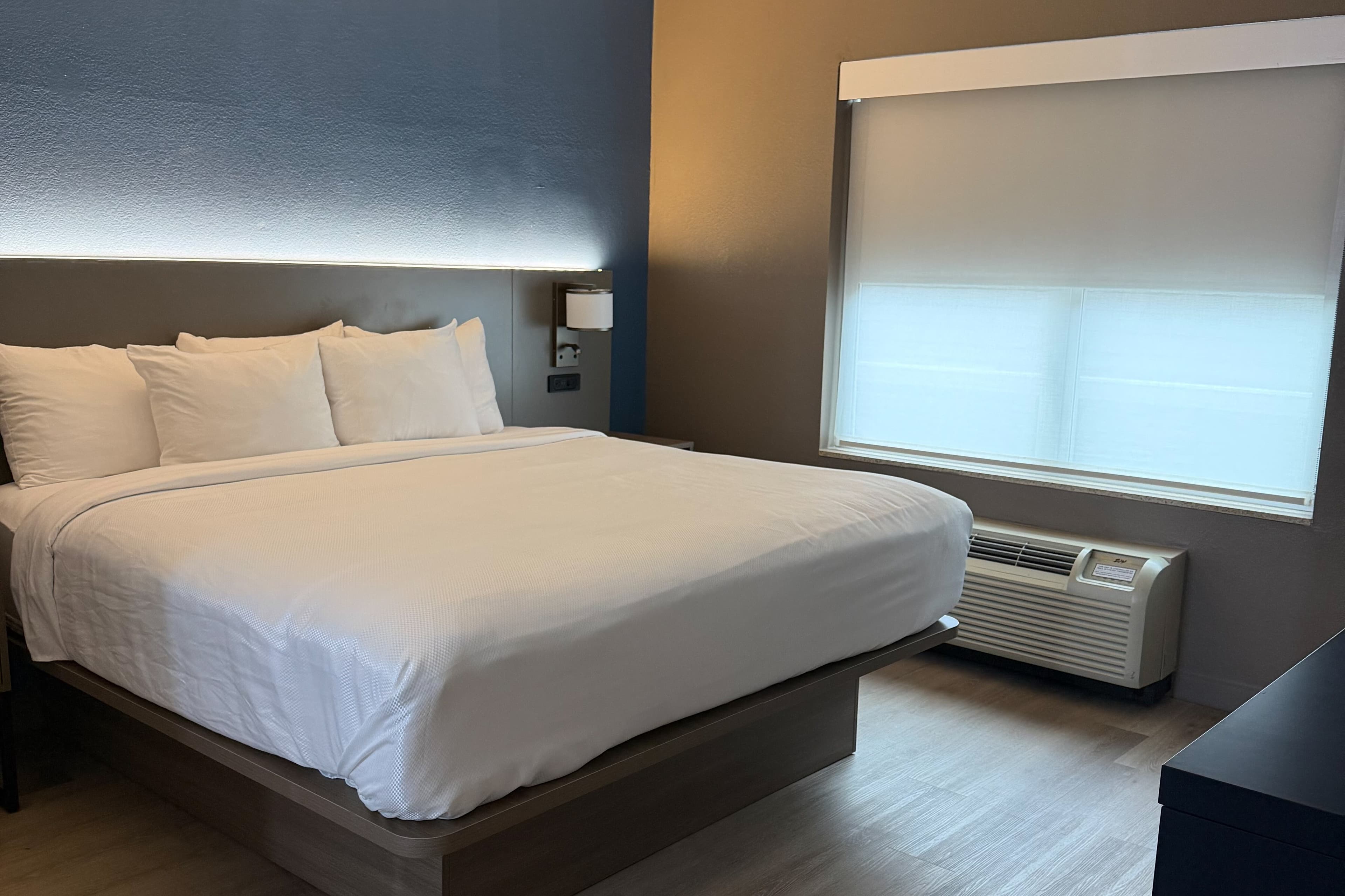 Country Inn & Suites by Radisson, Concord (Kannapolis), NC — 16
