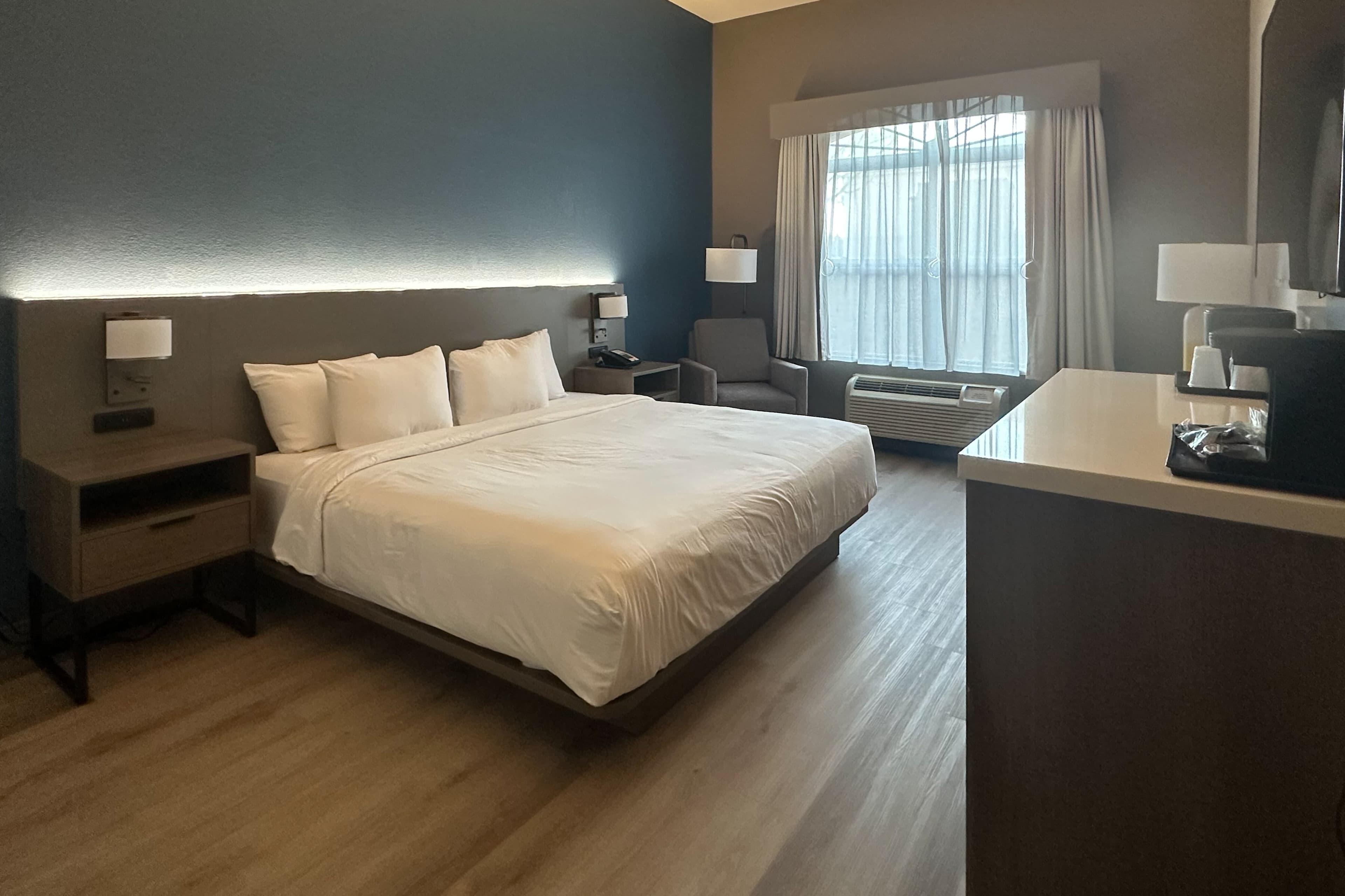 Country Inn & Suites by Radisson, Concord (Kannapolis), NC — 10