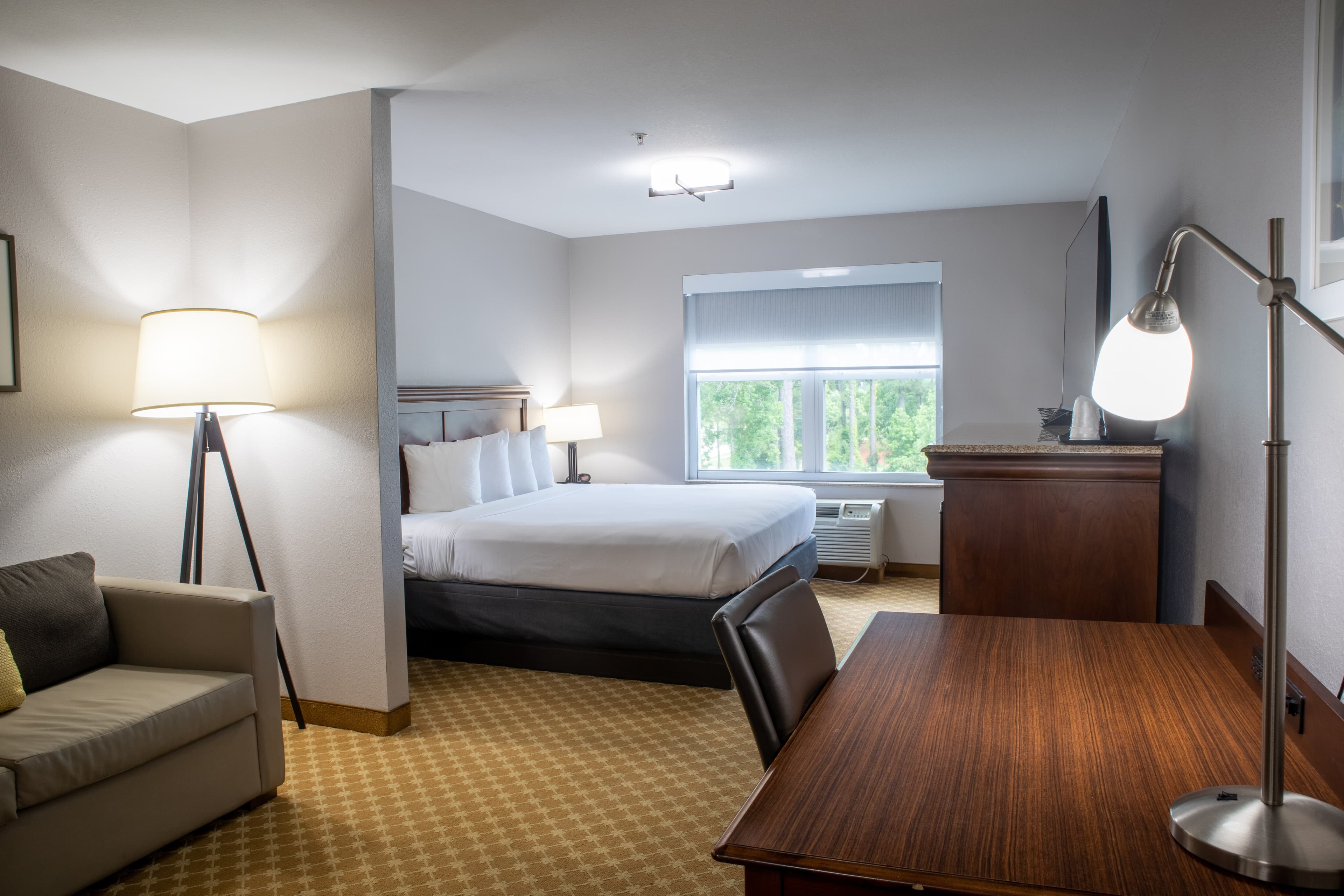 Country Inn & Suites by Radisson, Wilmington, NC — 11