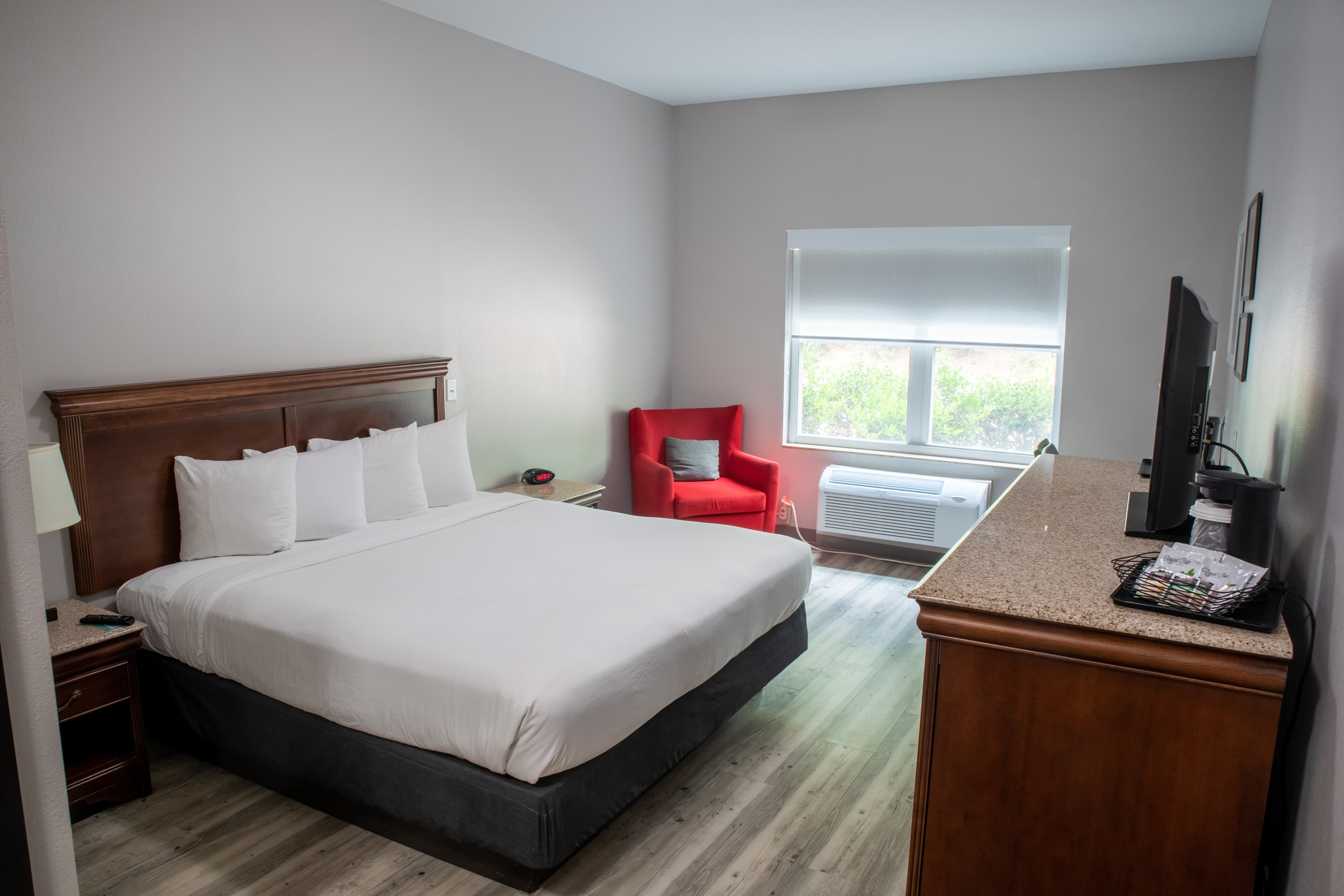 Country Inn & Suites by Radisson, Wilmington, NC - Image 2