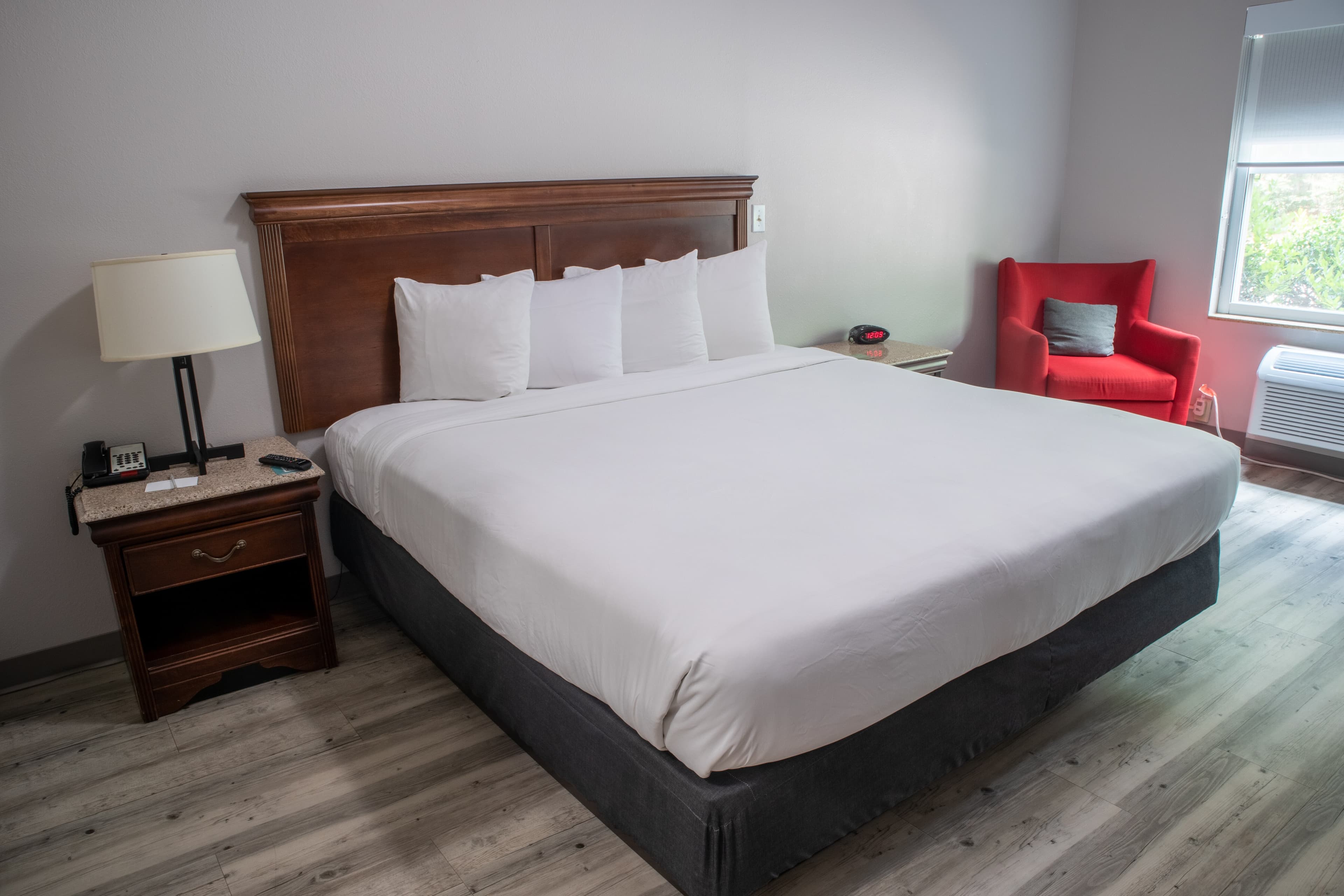Country Inn & Suites by Radisson, Wilmington, NC - Image 3