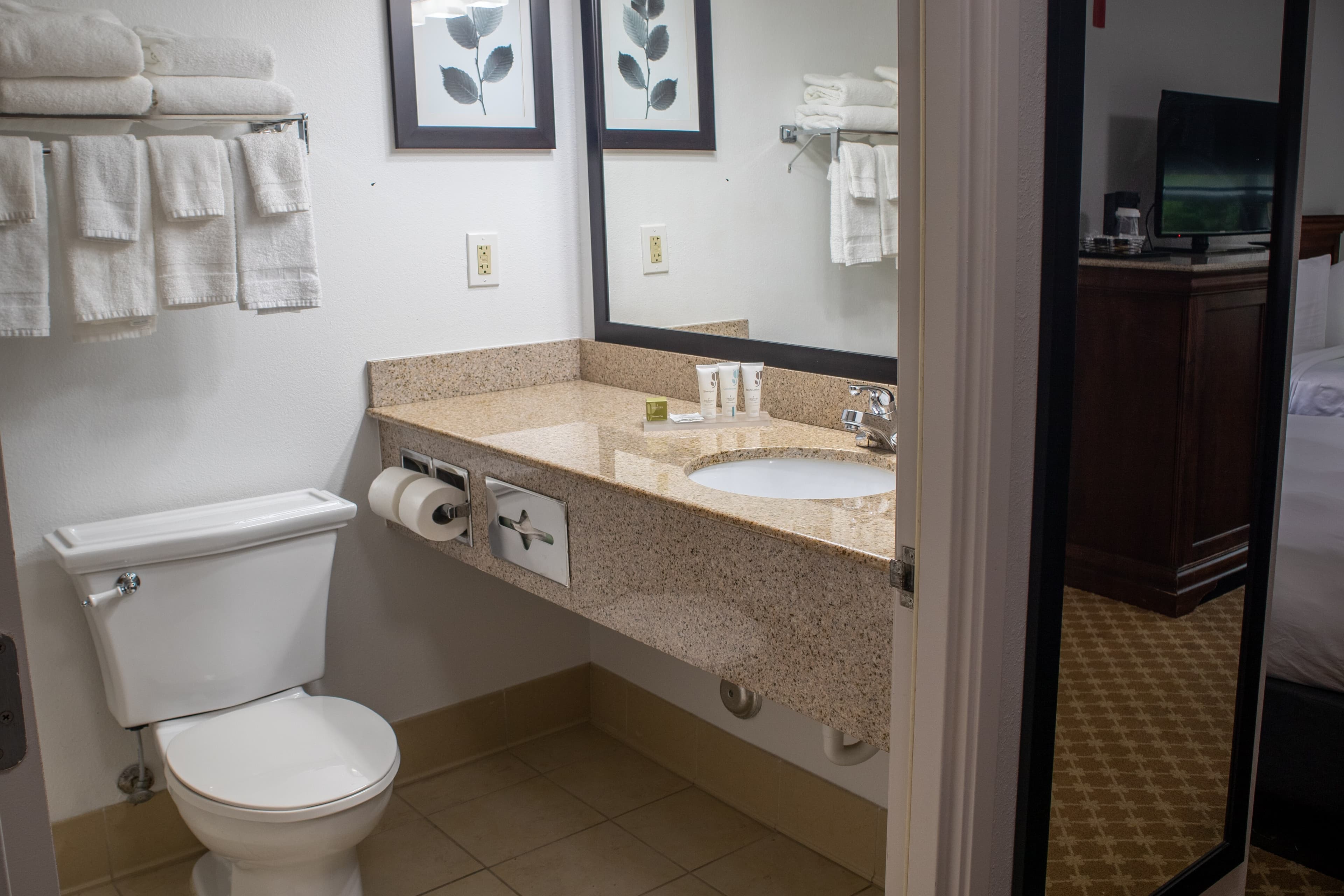 Country Inn & Suites by Radisson, Wilmington, NC — 29