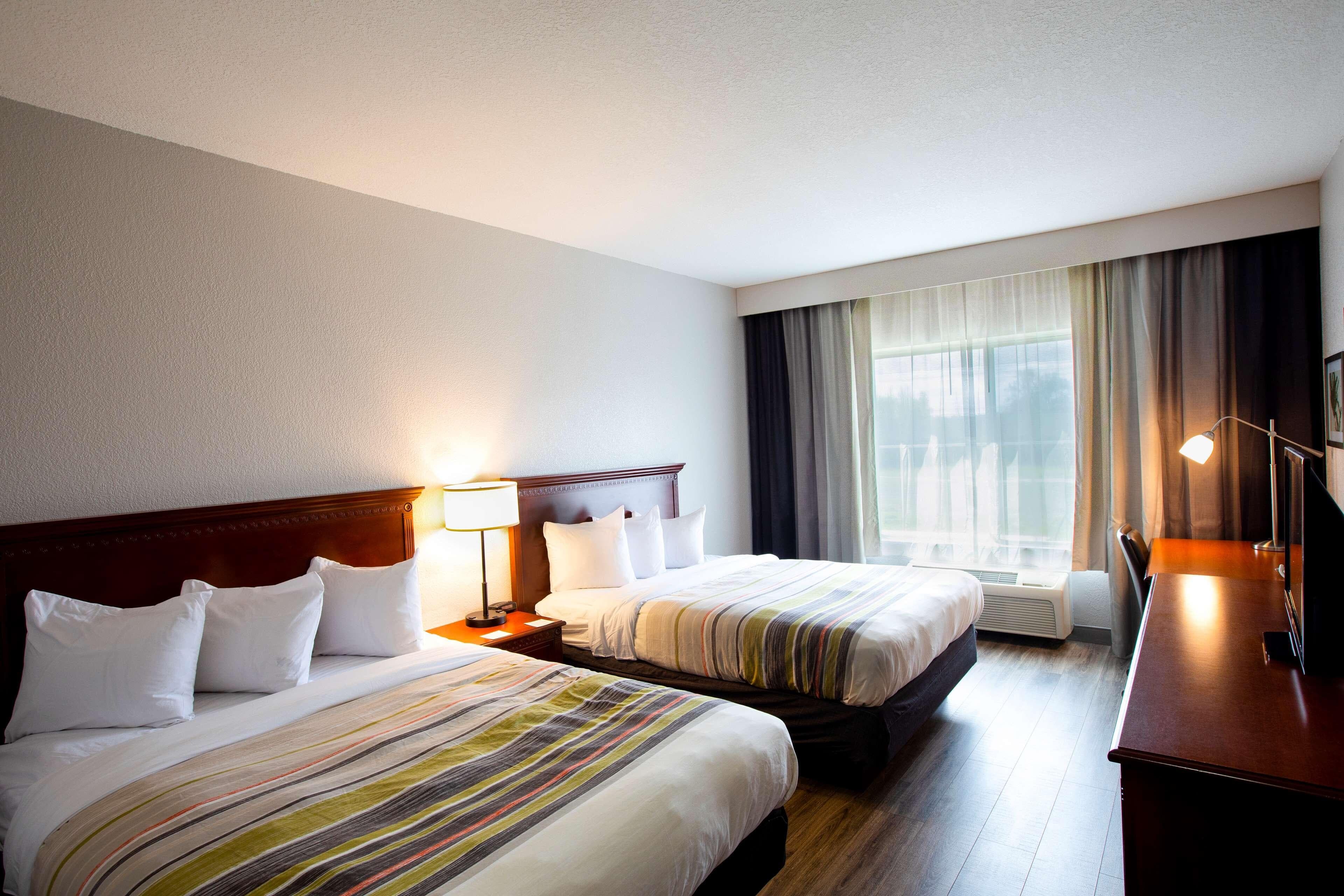 Country Inn & Suites by Radisson, Wilson, NC - Image 5
