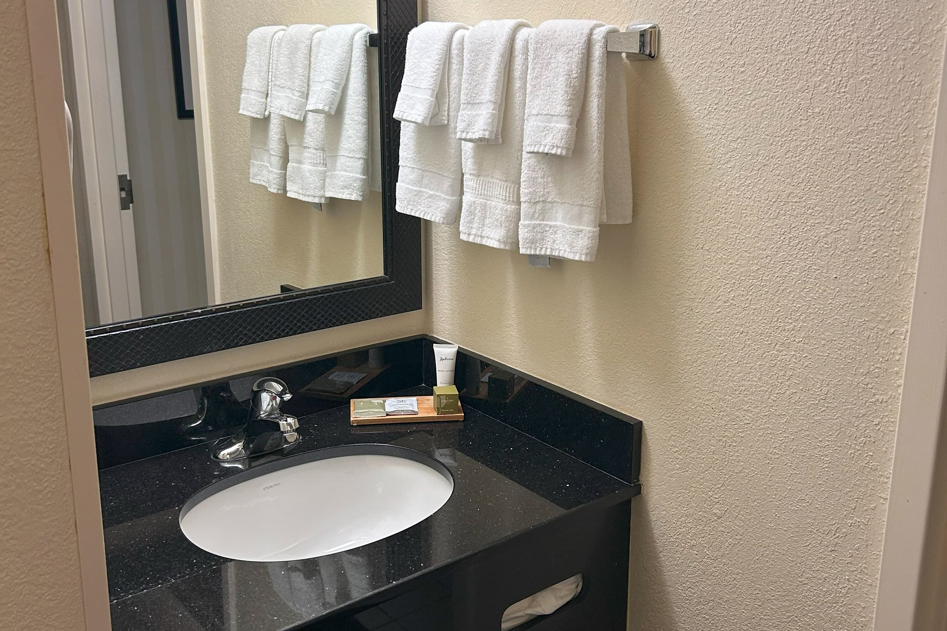 Country Inn & Suites by Radisson, Fayetteville I-95, NC — 16
