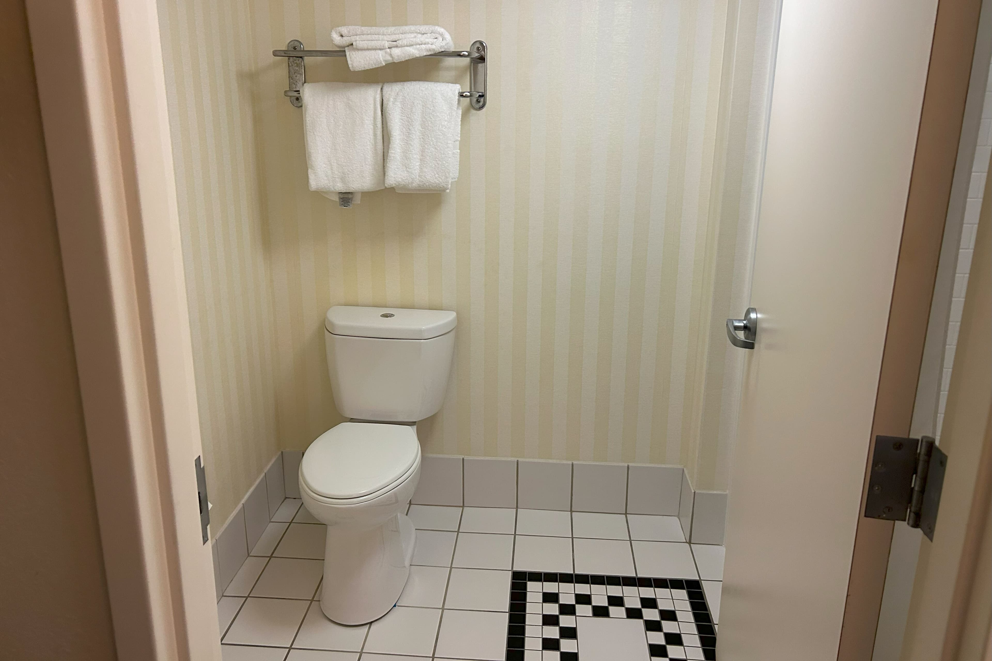 Country Inn & Suites by Radisson, Fayetteville I-95, NC — 23