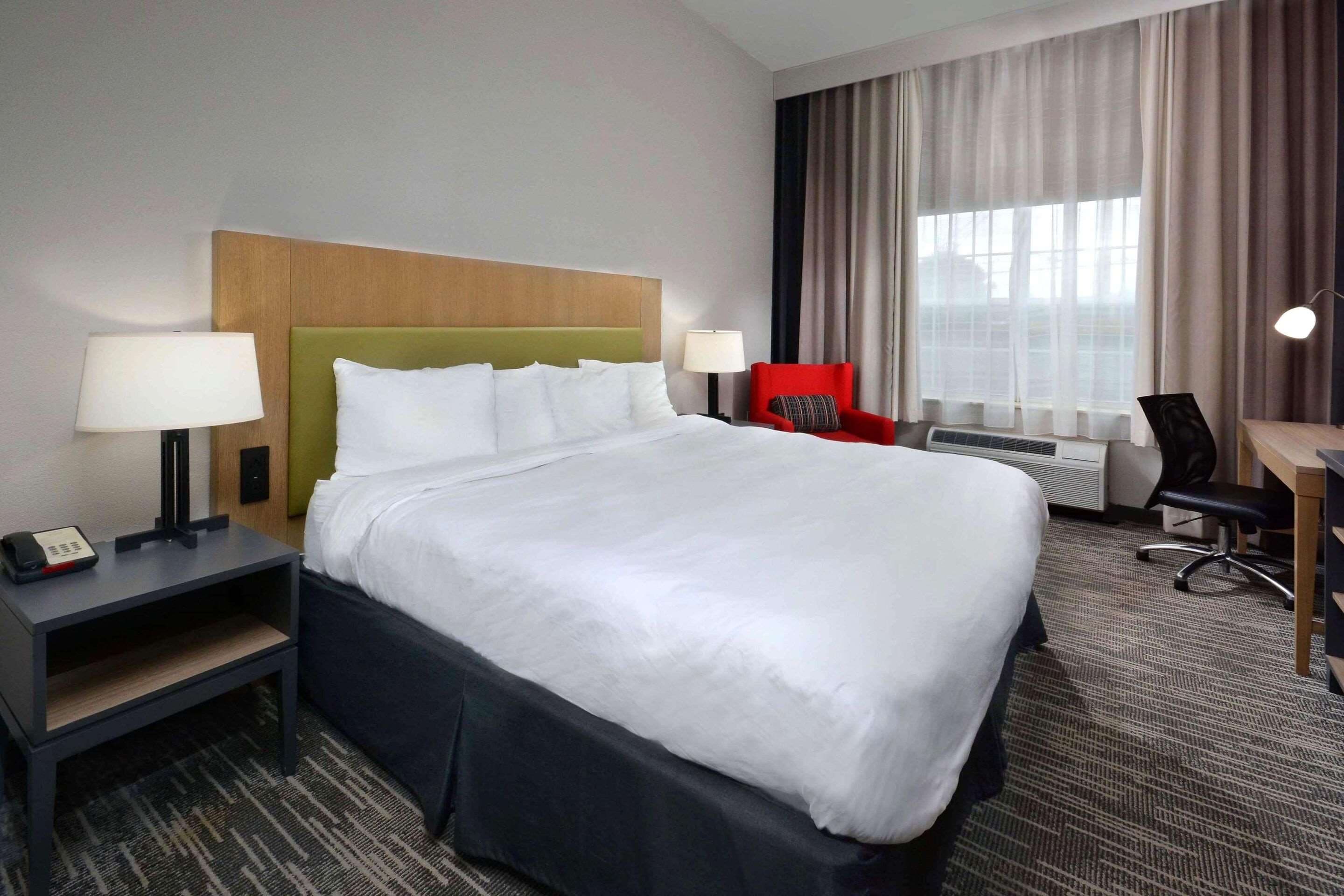 Country Inn & Suites by Radisson, Asheville West near Biltmore — 5