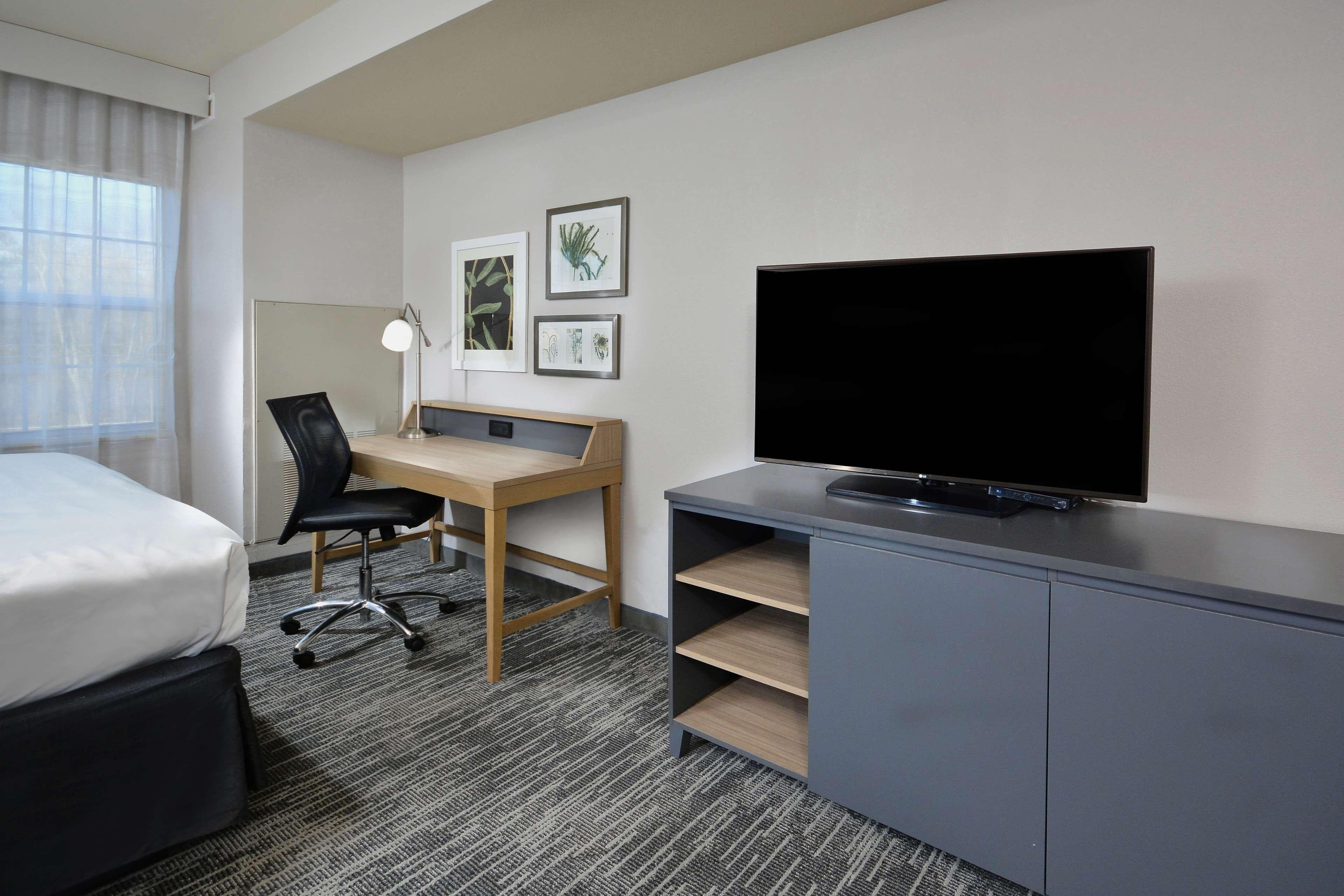Country Inn & Suites by Radisson, Asheville West near Biltmore — 3