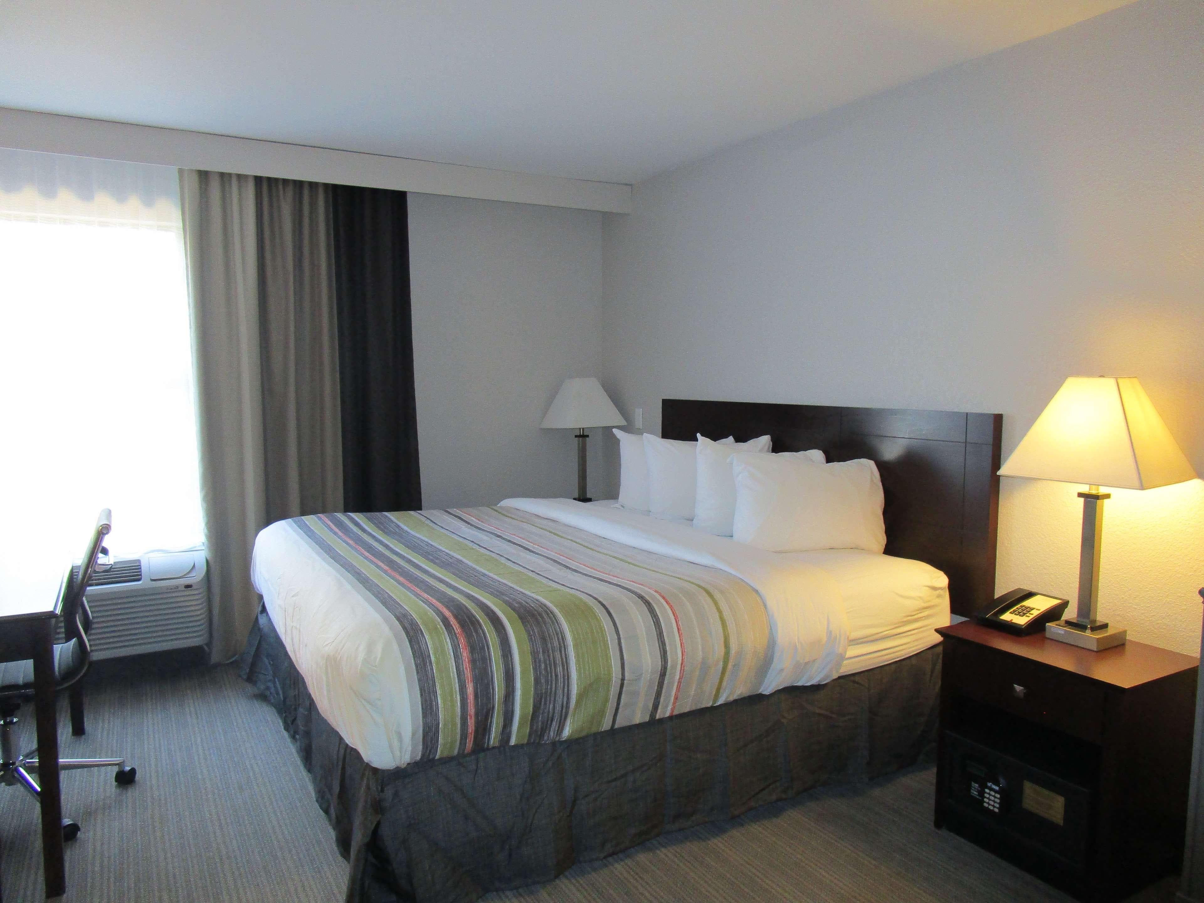 Country Inn & Suites by Radisson, Greenville, NC - Image 2