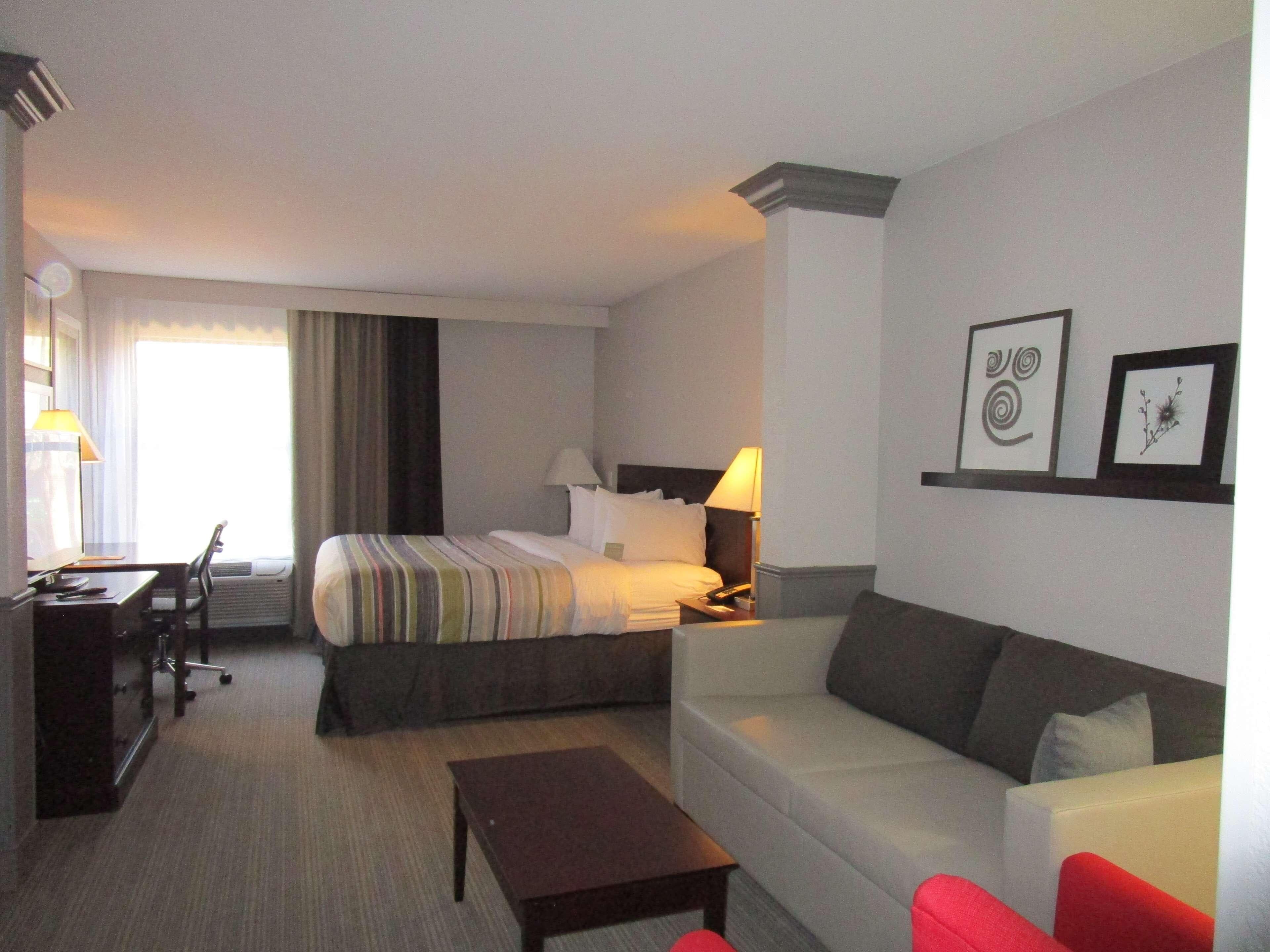 Country Inn & Suites by Radisson, Greenville, NC - Image 5