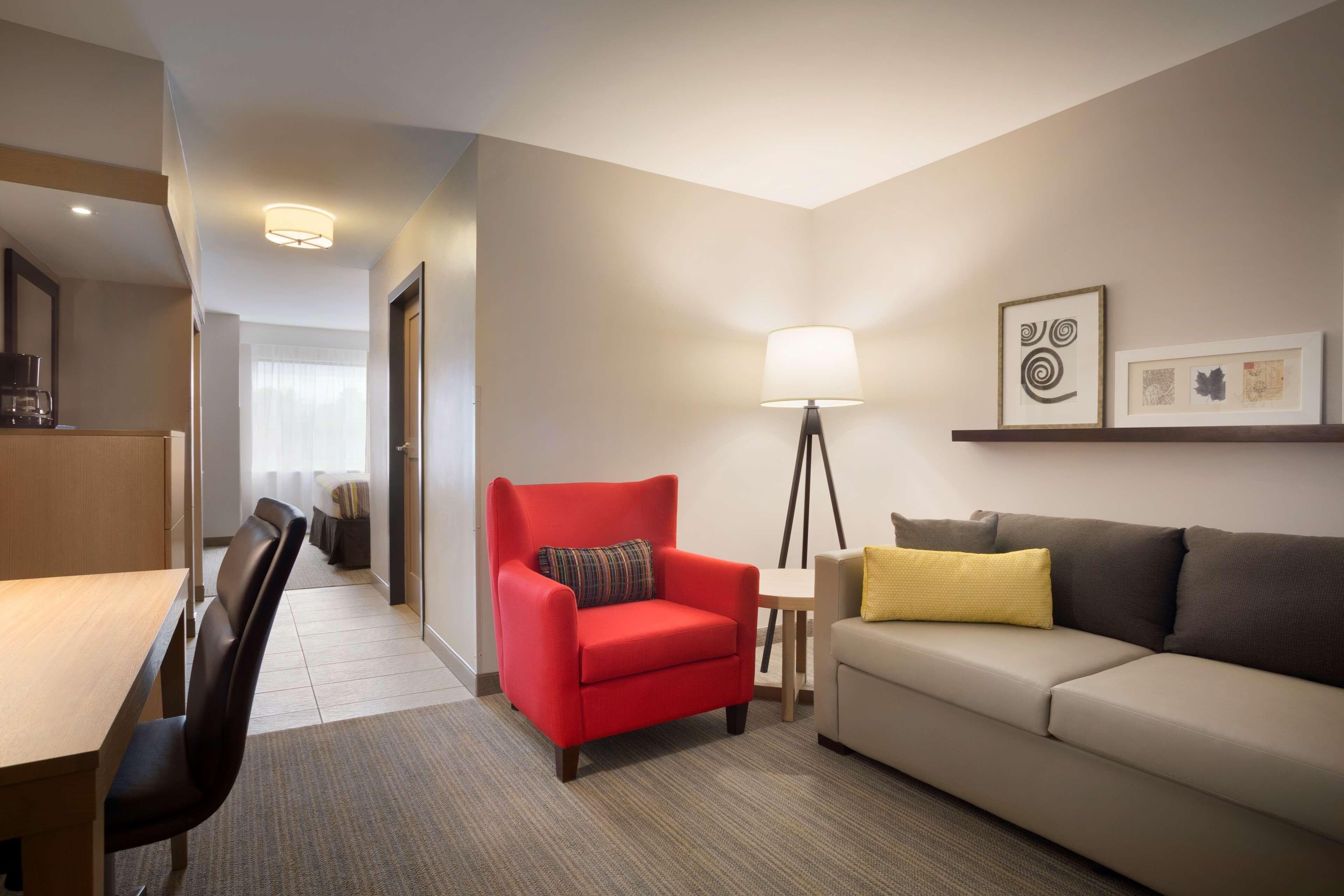 Country Inn & Suites by Radisson Asheville River Arts District - Image 5