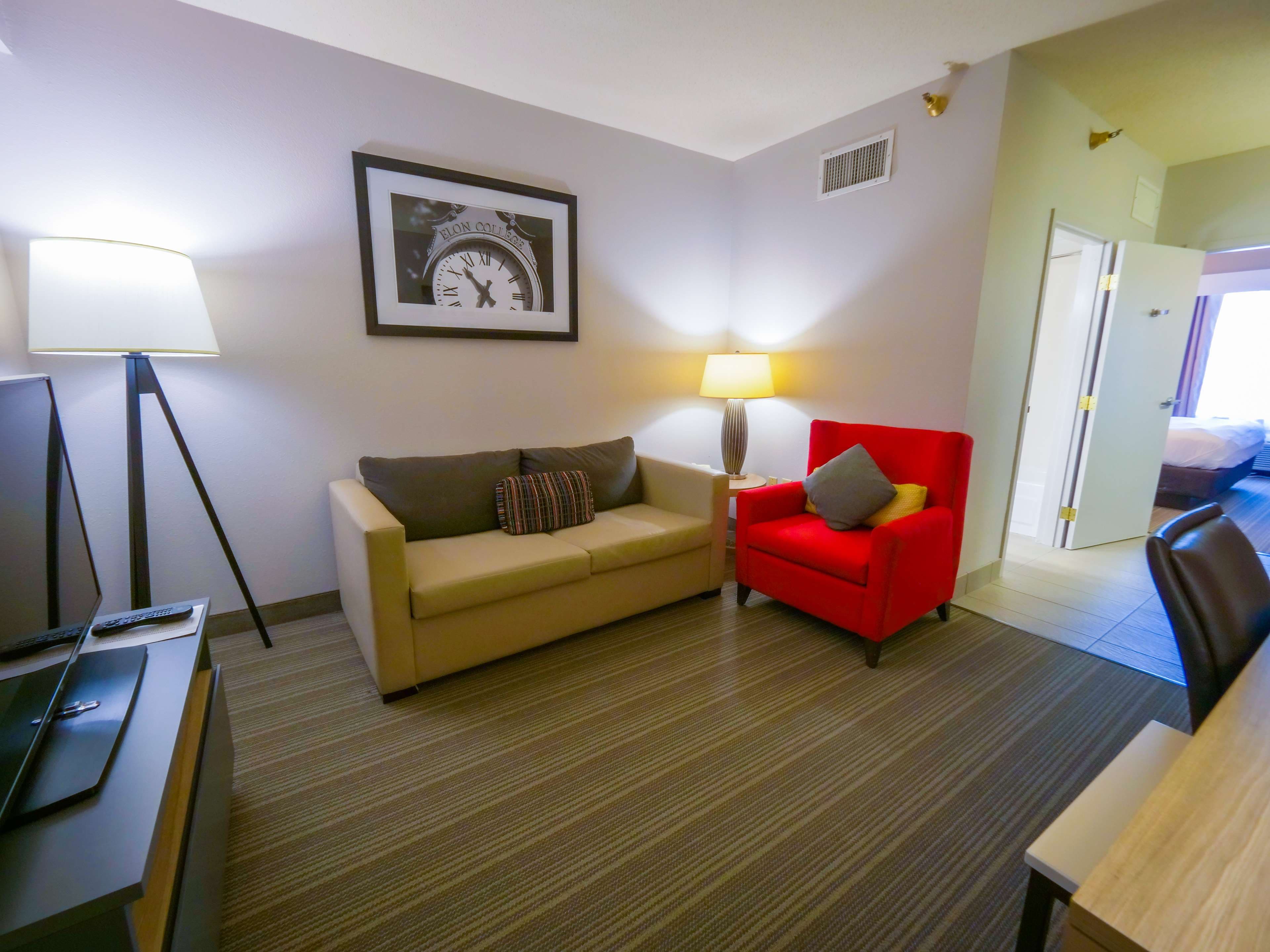 Country Inn & Suites by Radisson, Burlington (Elon), NC - Image 3
