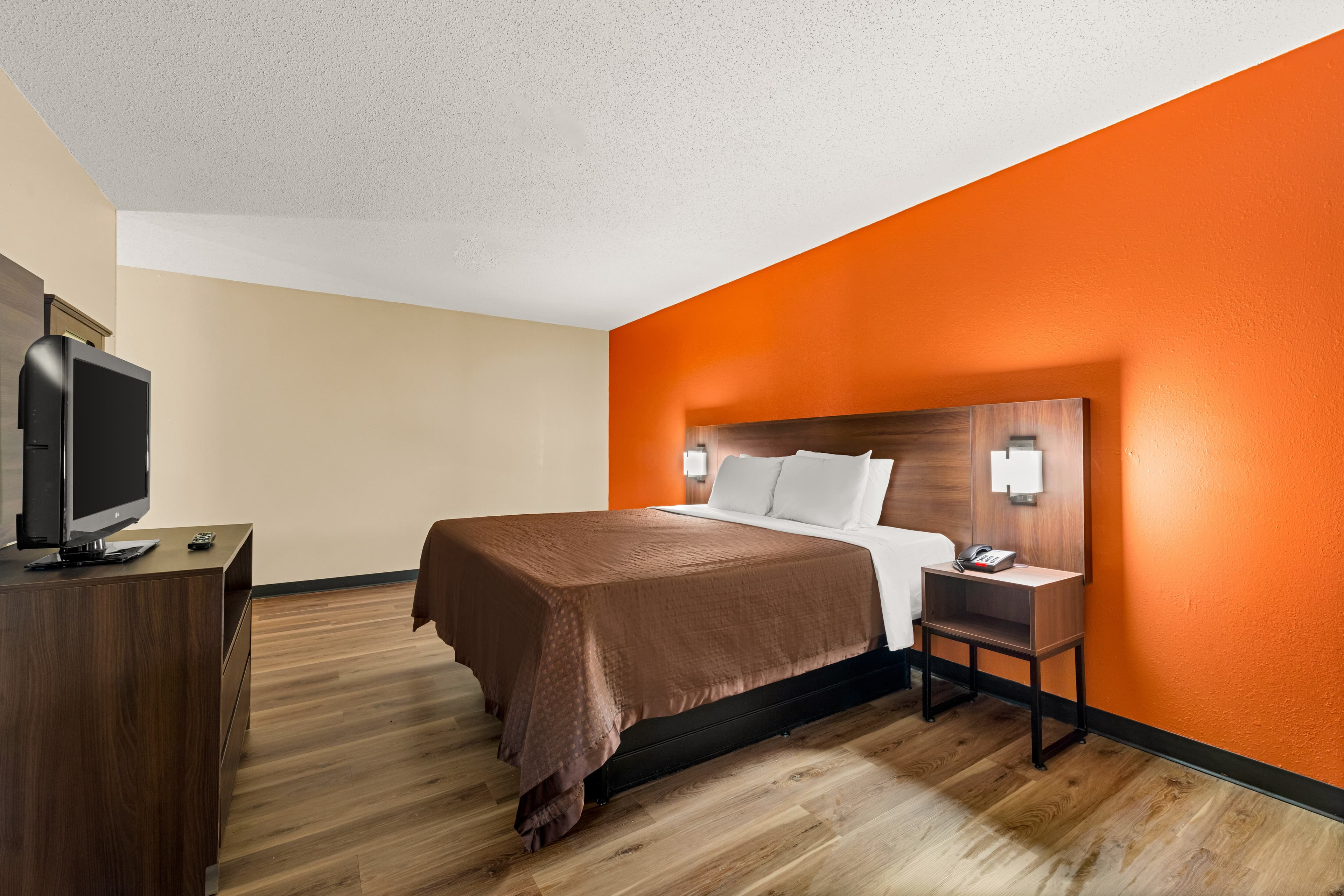 Suburban Studios Winston-Salem near Hanes Mall — 10