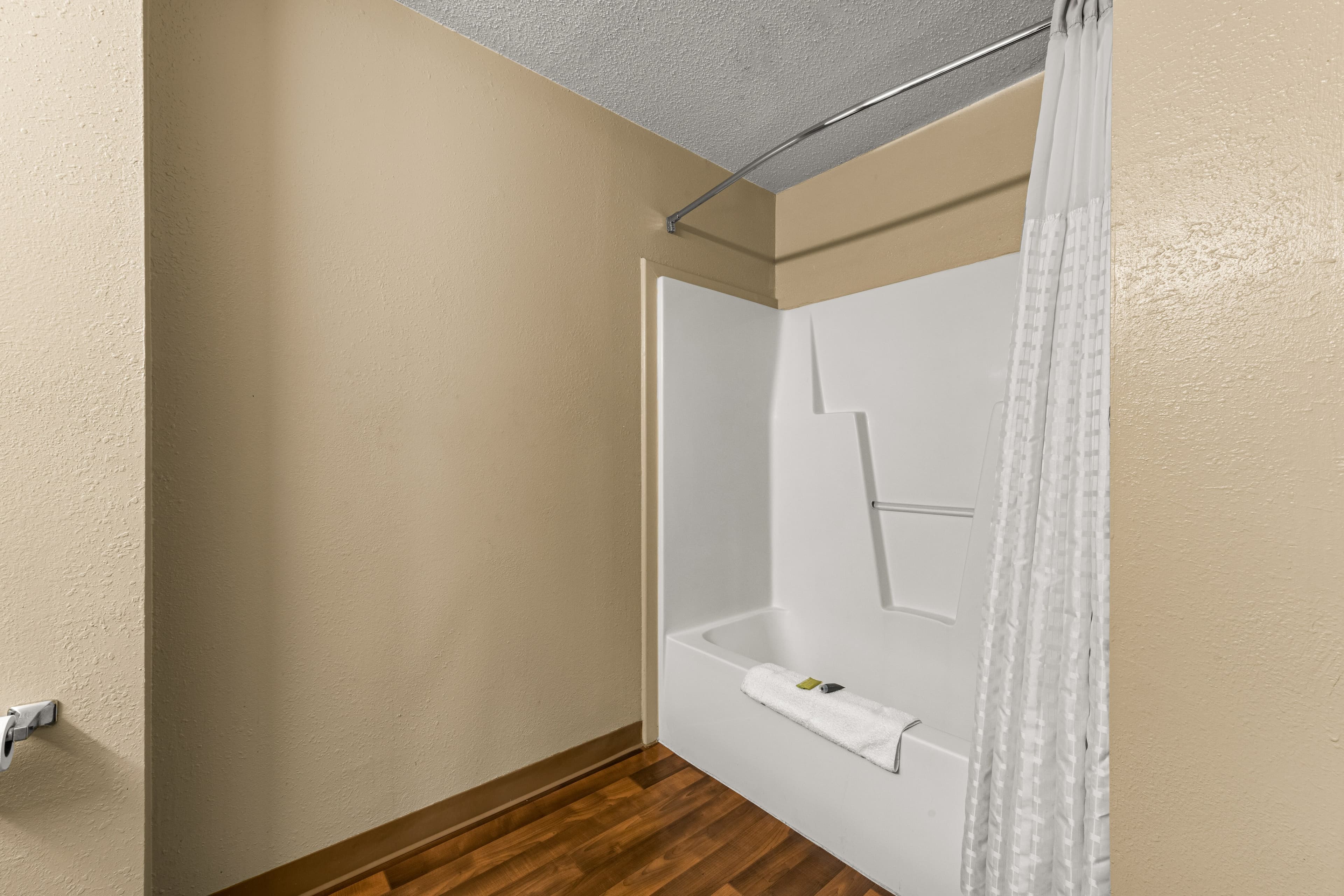 Suburban Studios Winston-Salem near Hanes Mall — 15