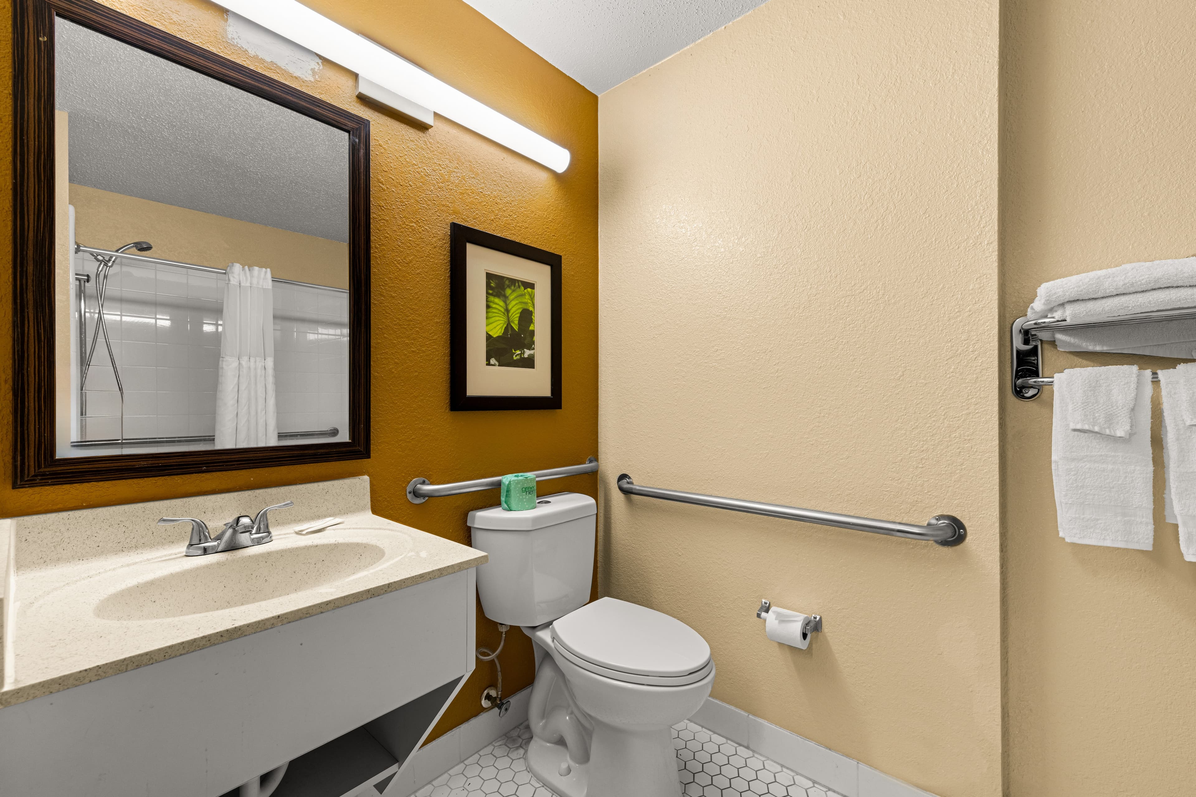 Suburban Studios Winston-Salem near Hanes Mall - Image 5