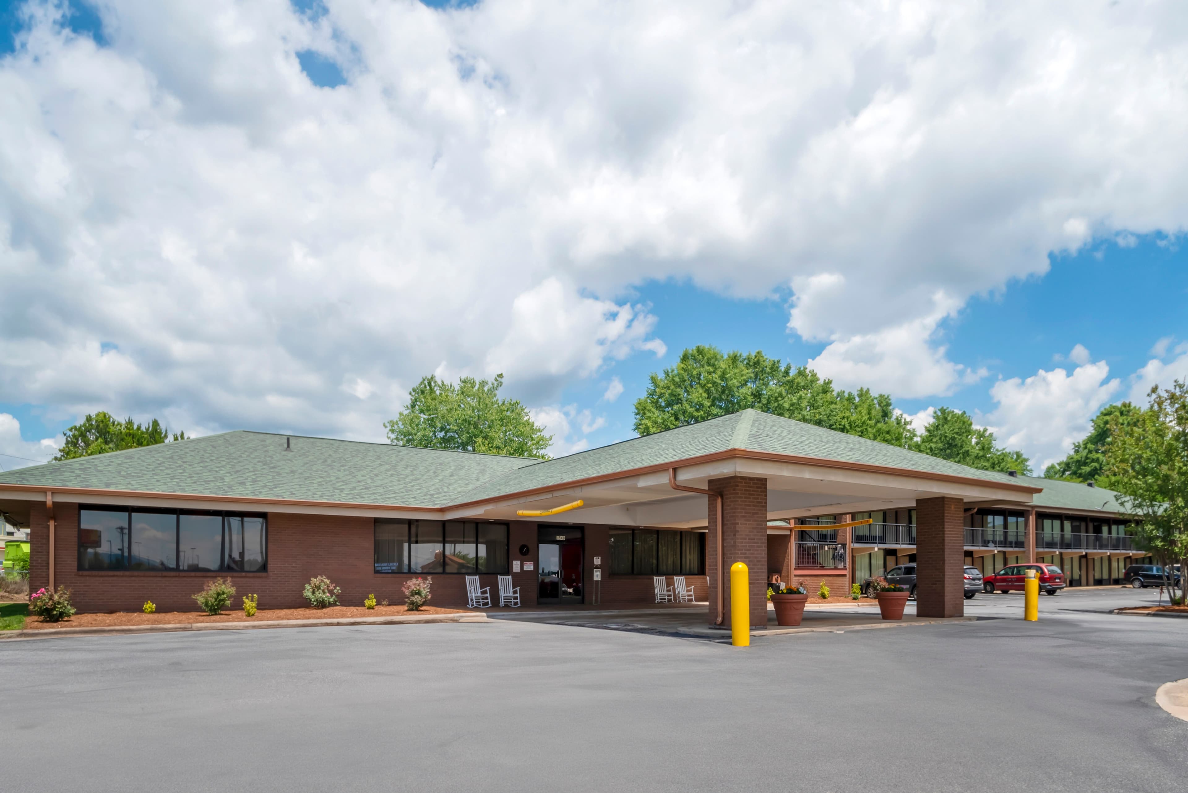 Quality Inn near Speedway - Image 1