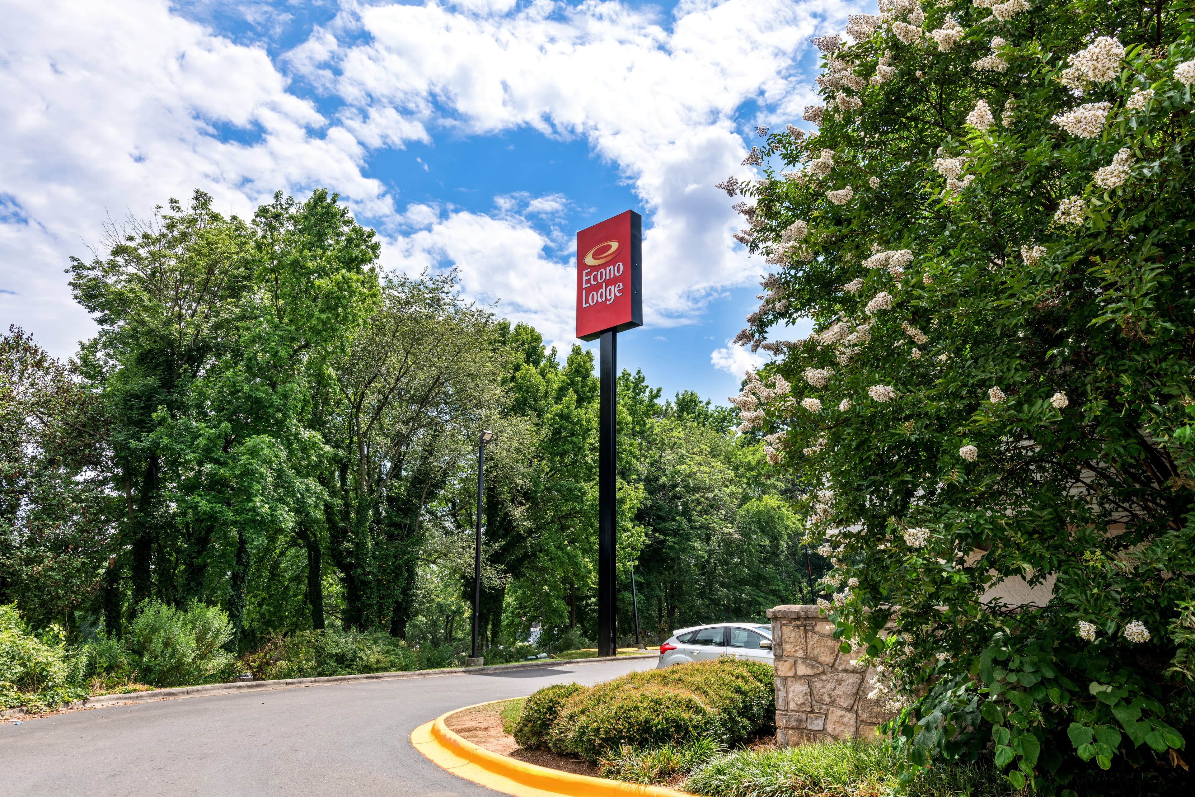 Econo Lodge Charlotte Airport - Image 1