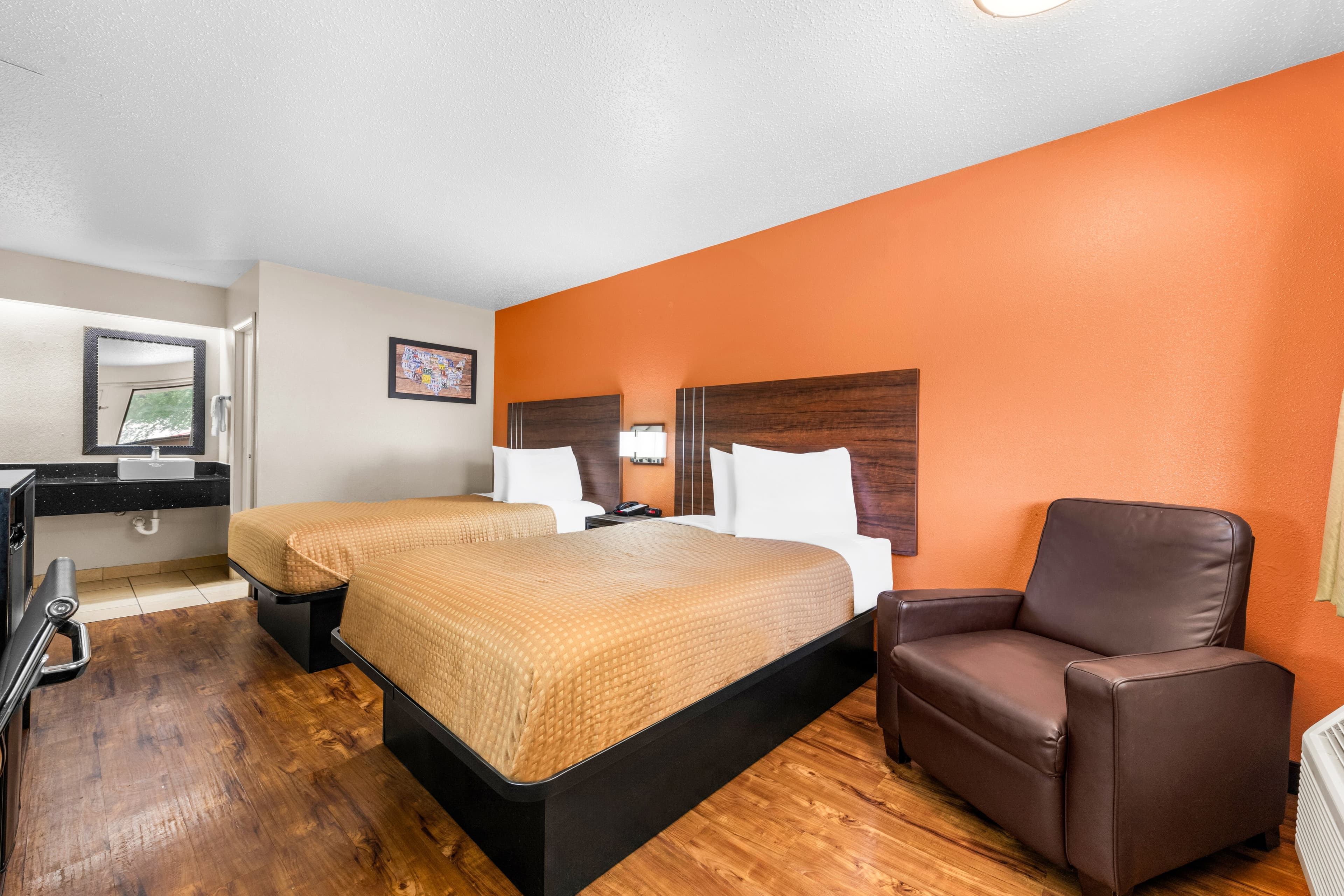 Econo Lodge Charlotte Airport - Image 2