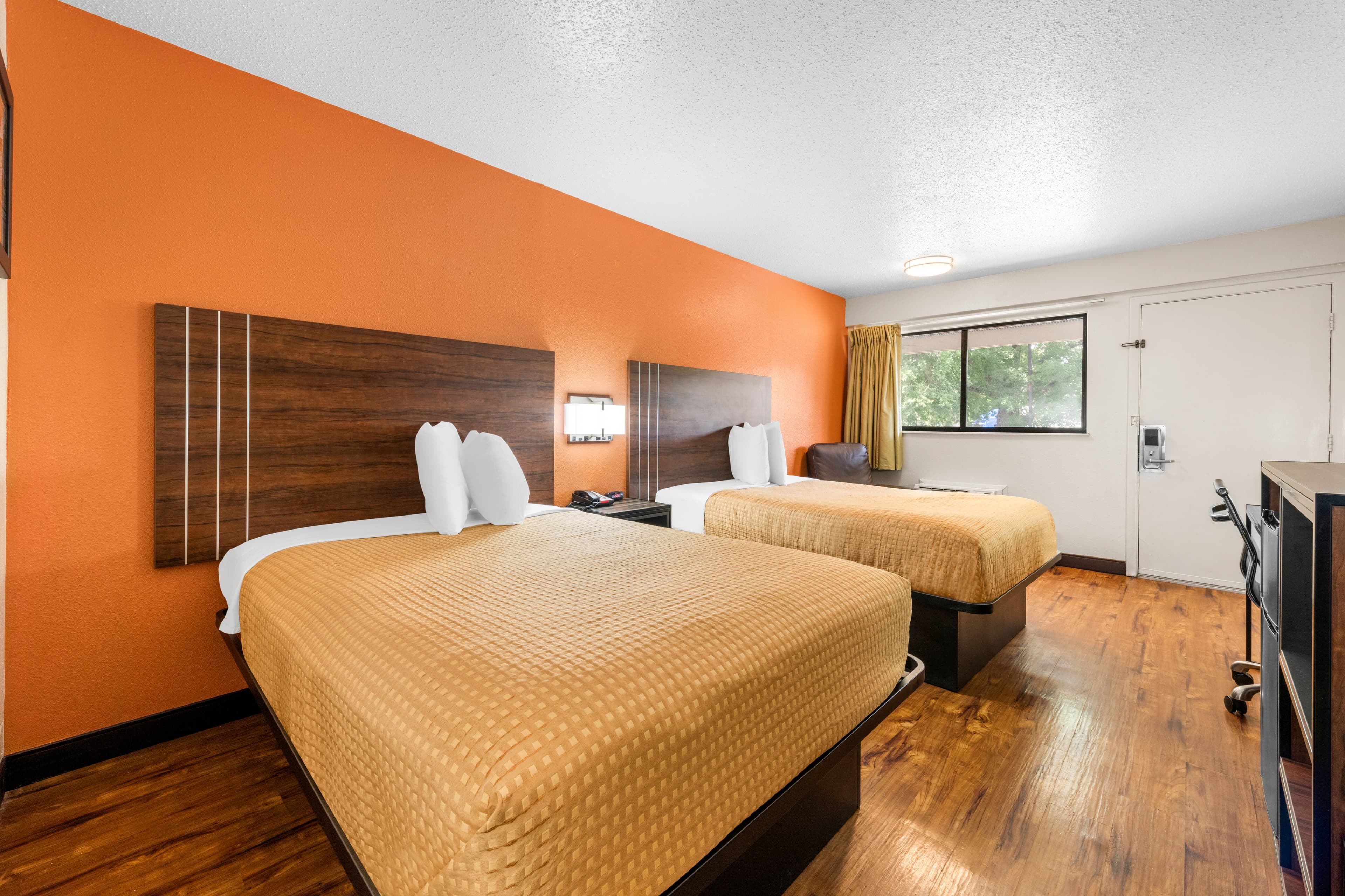 Econo Lodge Charlotte Airport - Image 4