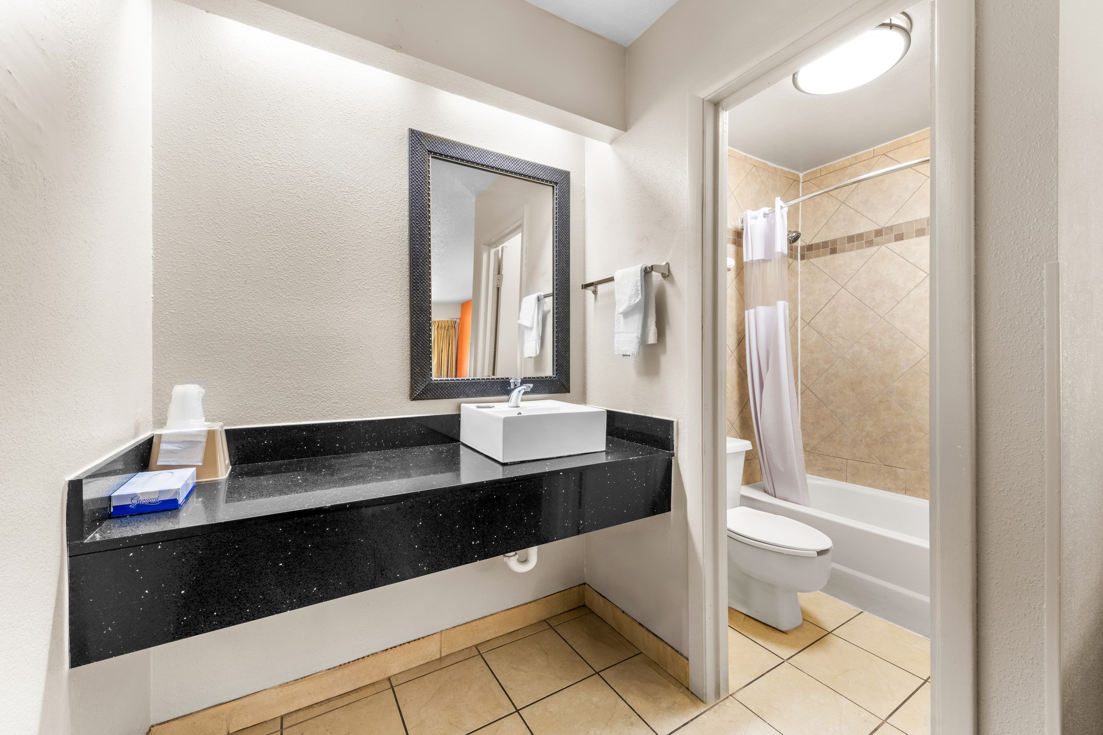 Econo Lodge Charlotte Airport — 6