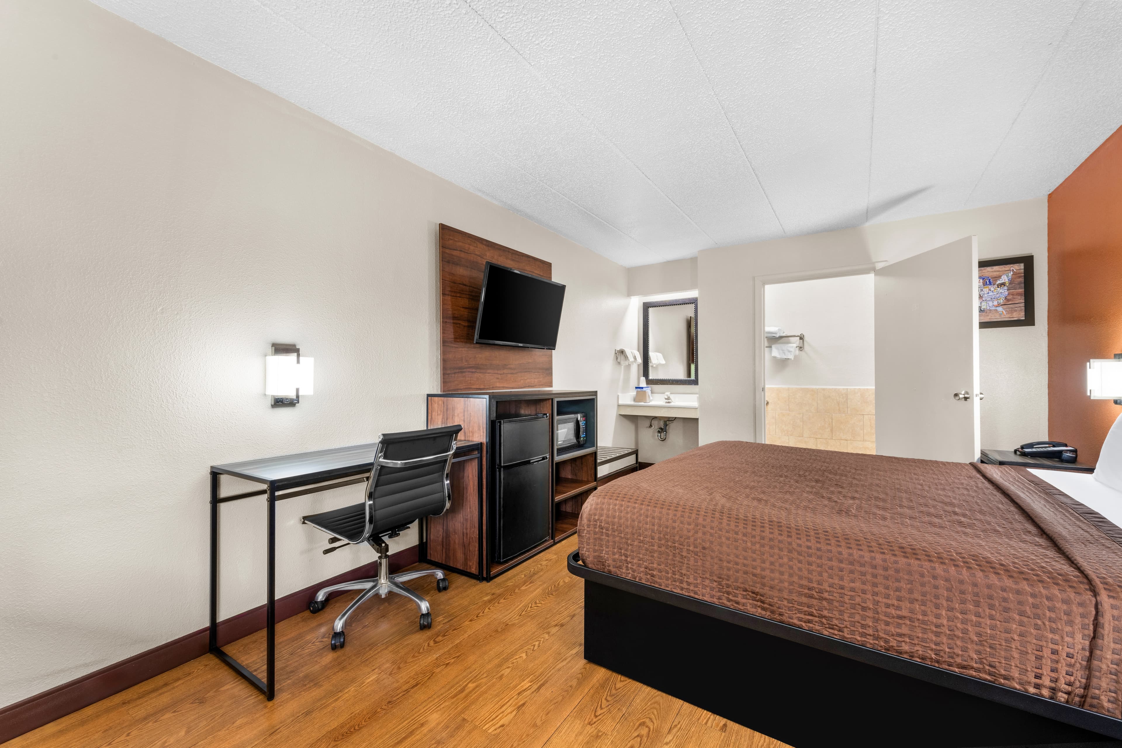Econo Lodge Charlotte Airport — 24