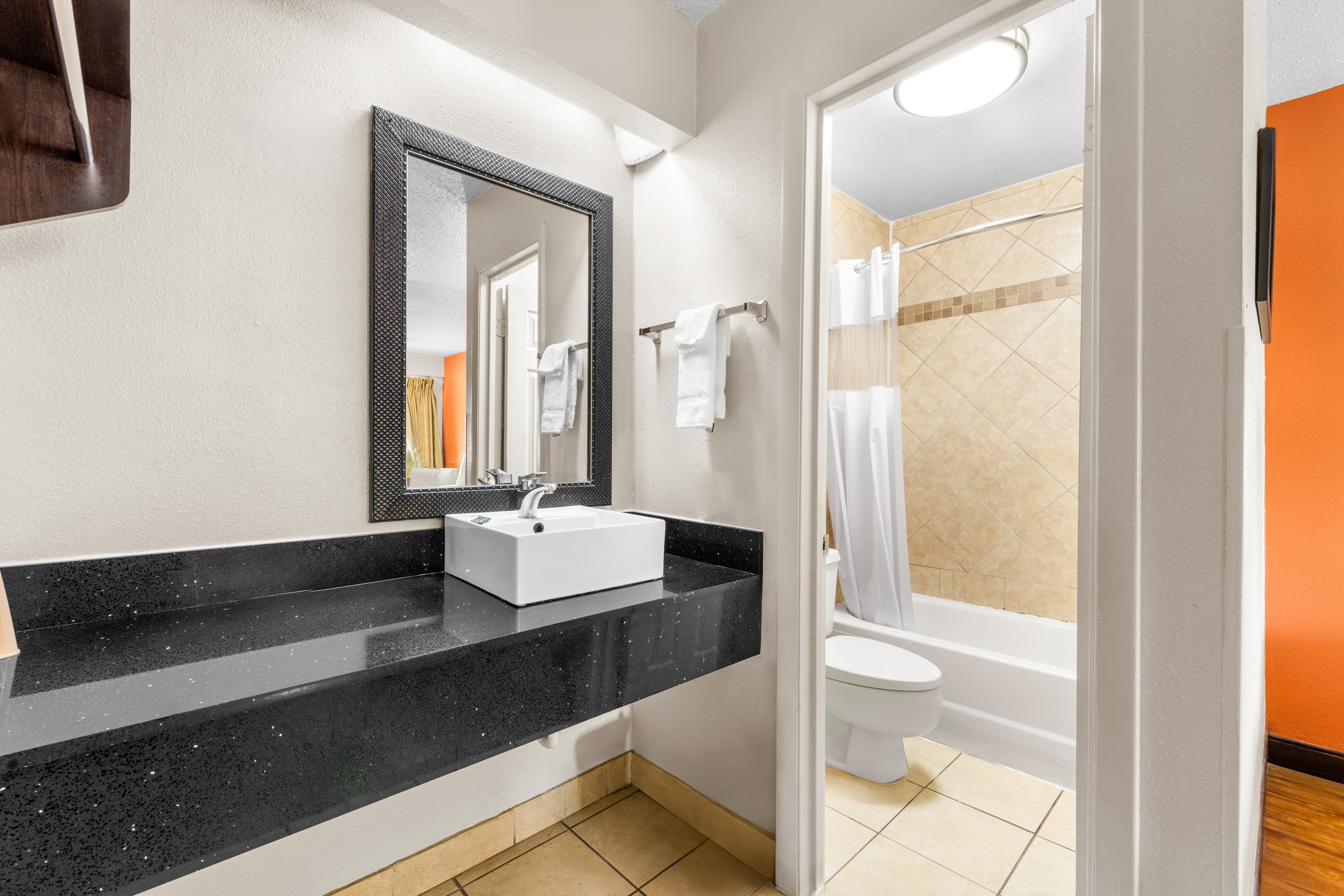 Econo Lodge Charlotte Airport — 11