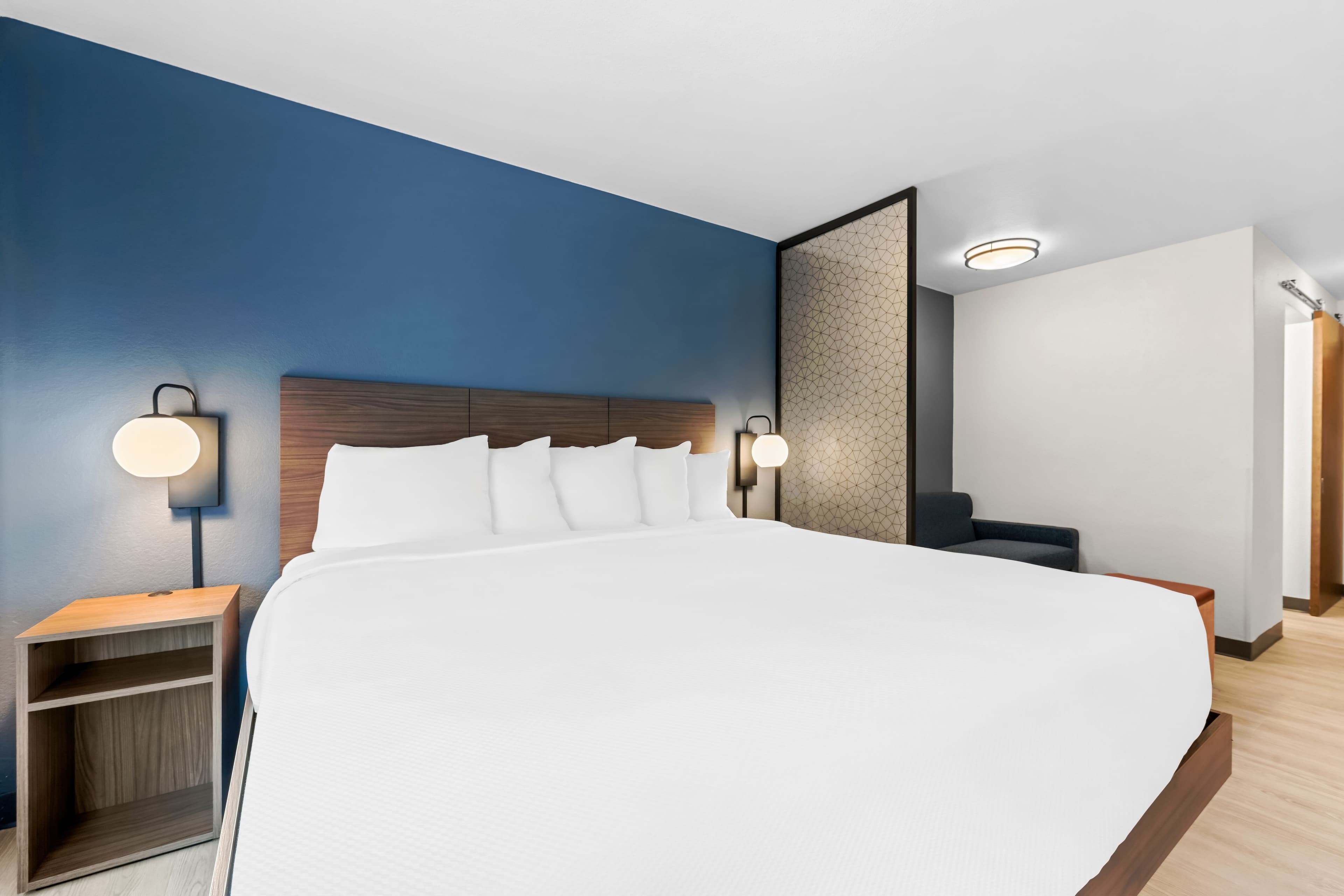 Everhome Suites Fayetteville near Fort Bragg - Image 2