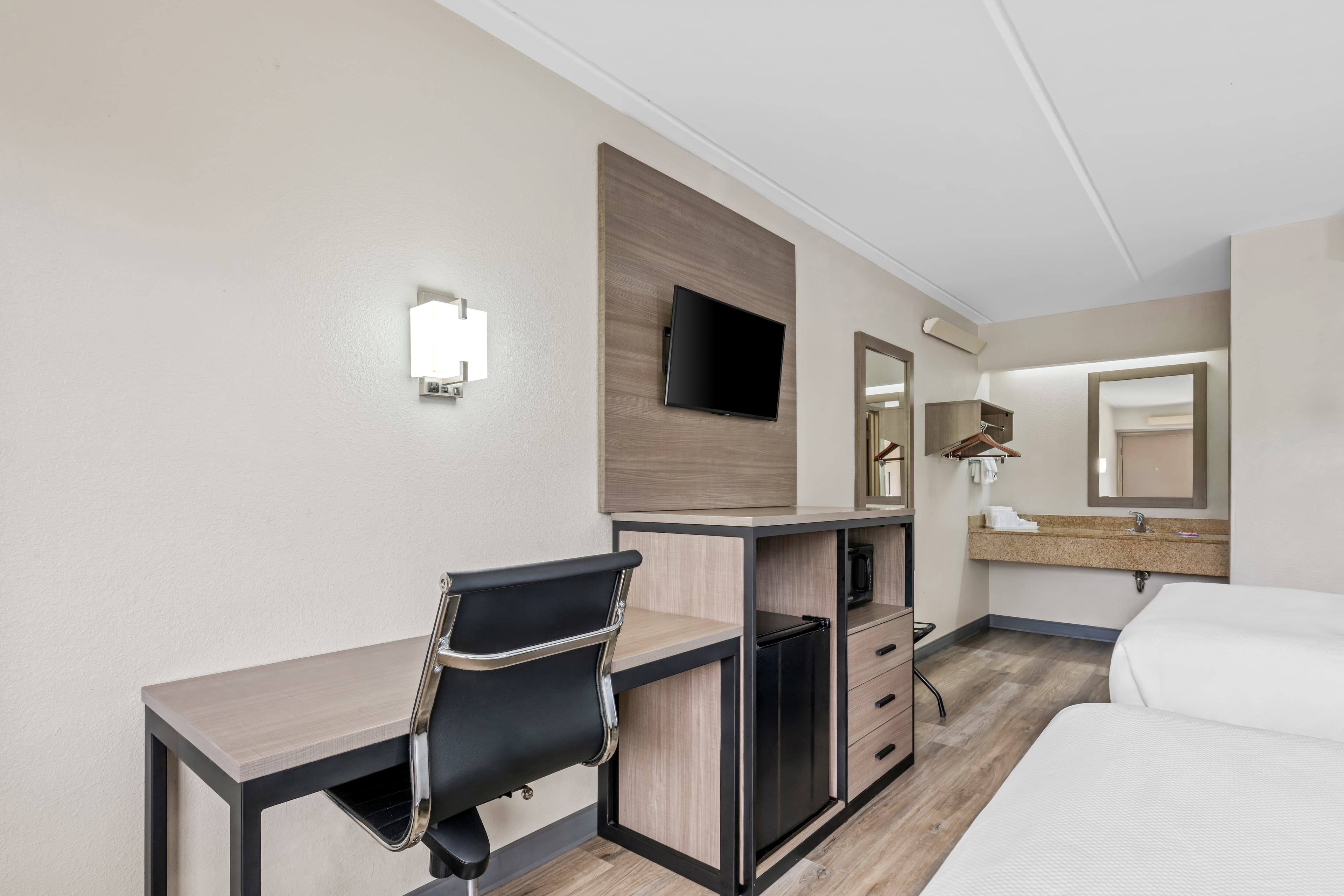 Econo Lodge Hickory — 22