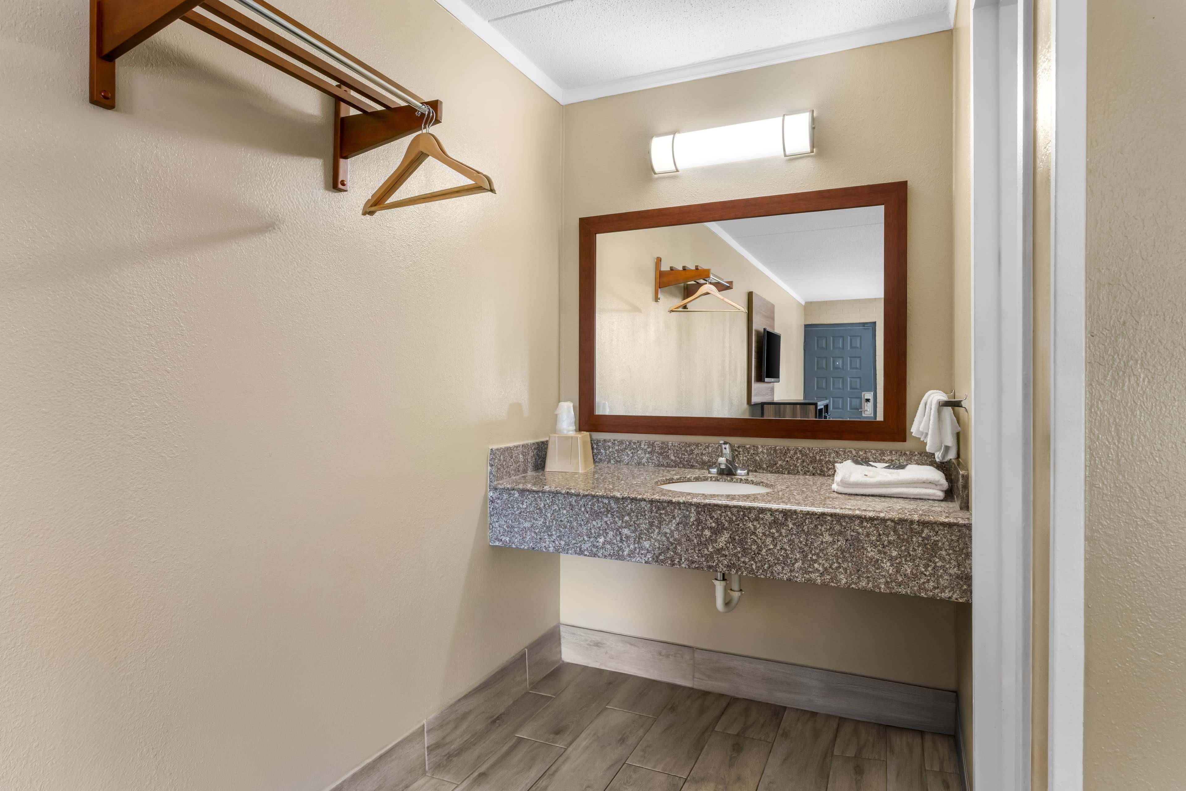 Rodeway Inn Charlotte South — 8