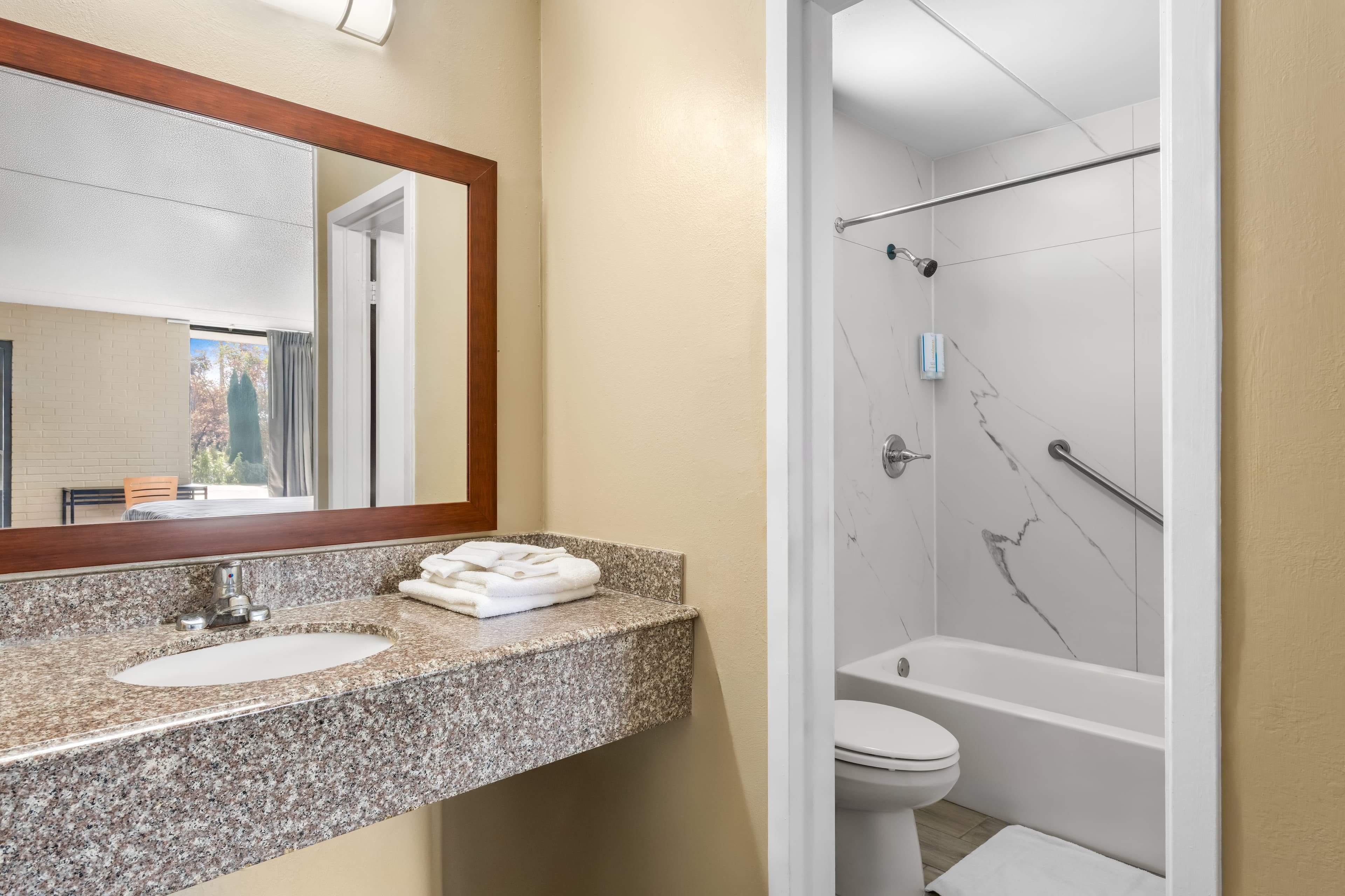 Rodeway Inn Charlotte South — 18