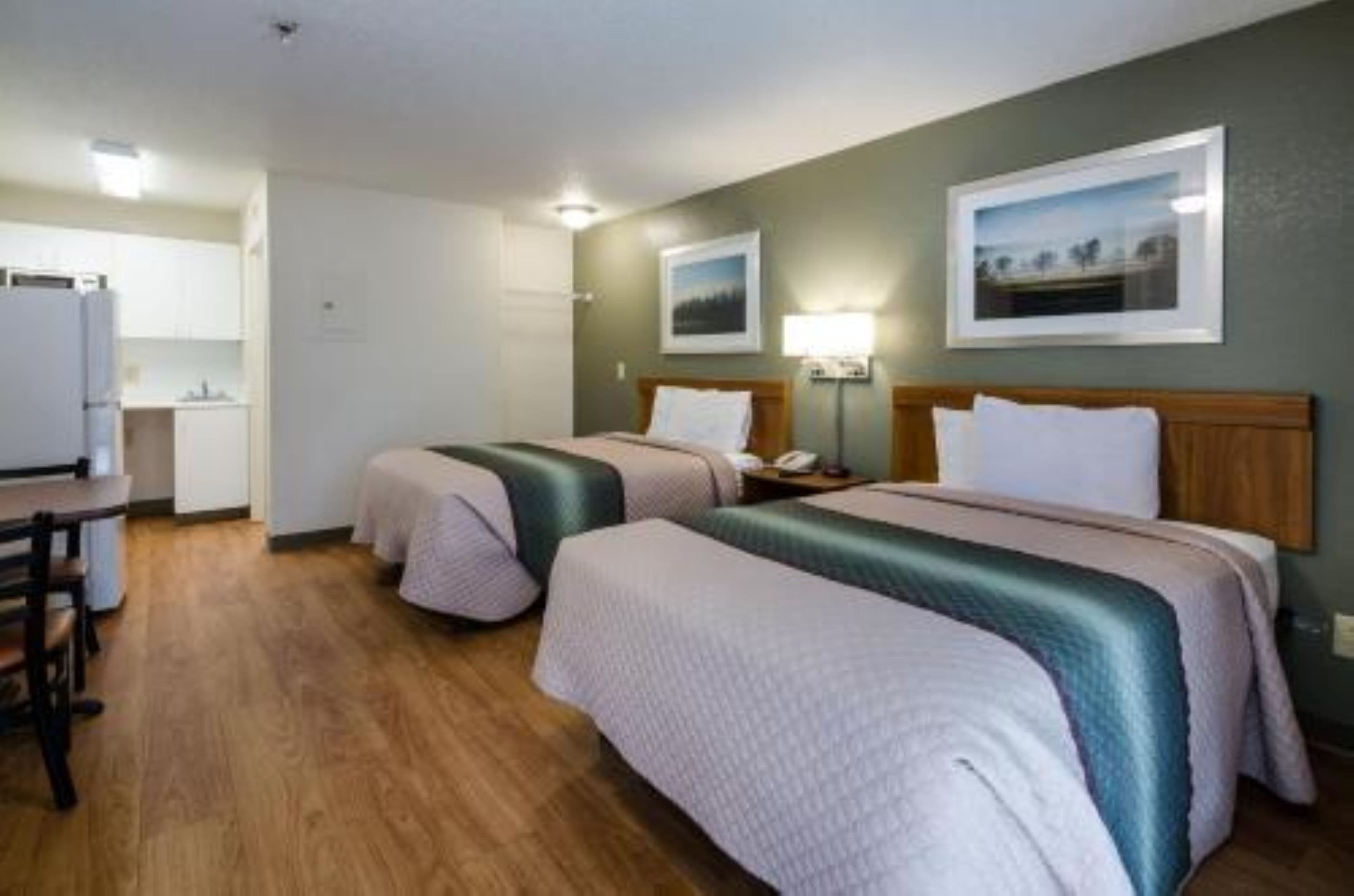 Suburban Studios Winston Salem-University Parkway - Image 2