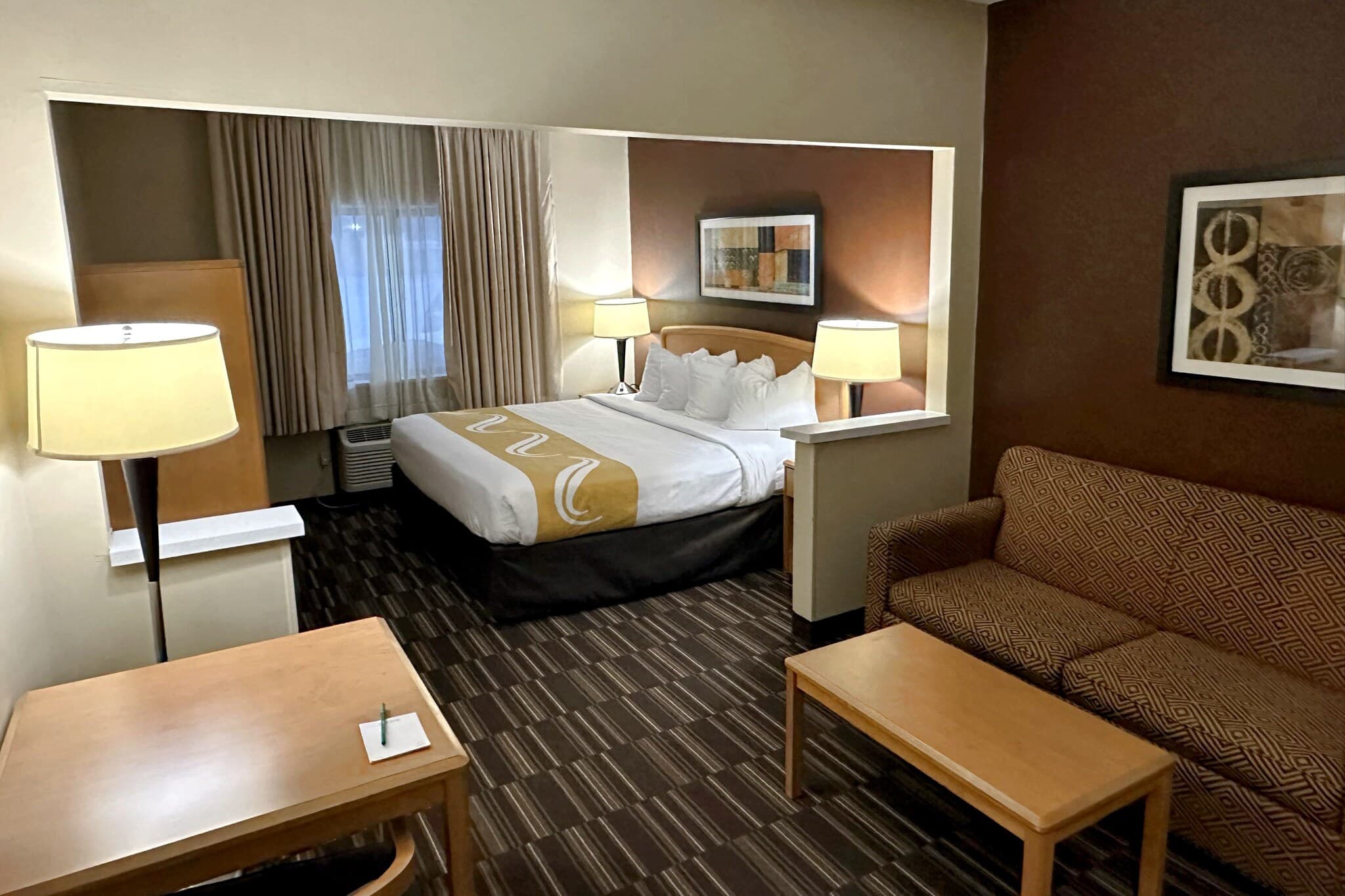 Quality Suites Near West Acres - Image 4