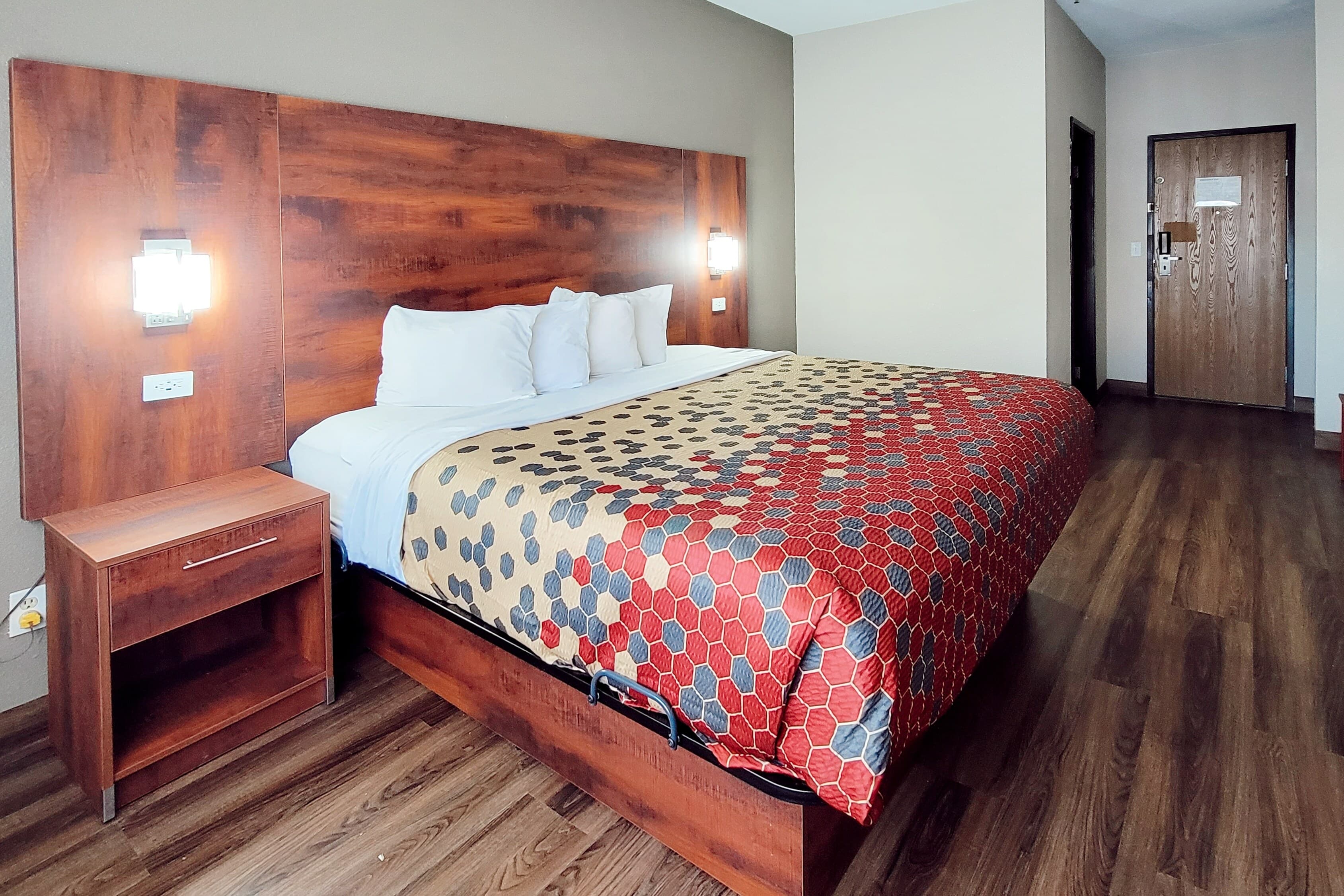 Econo Lodge Fargo - West Acres - Image 2