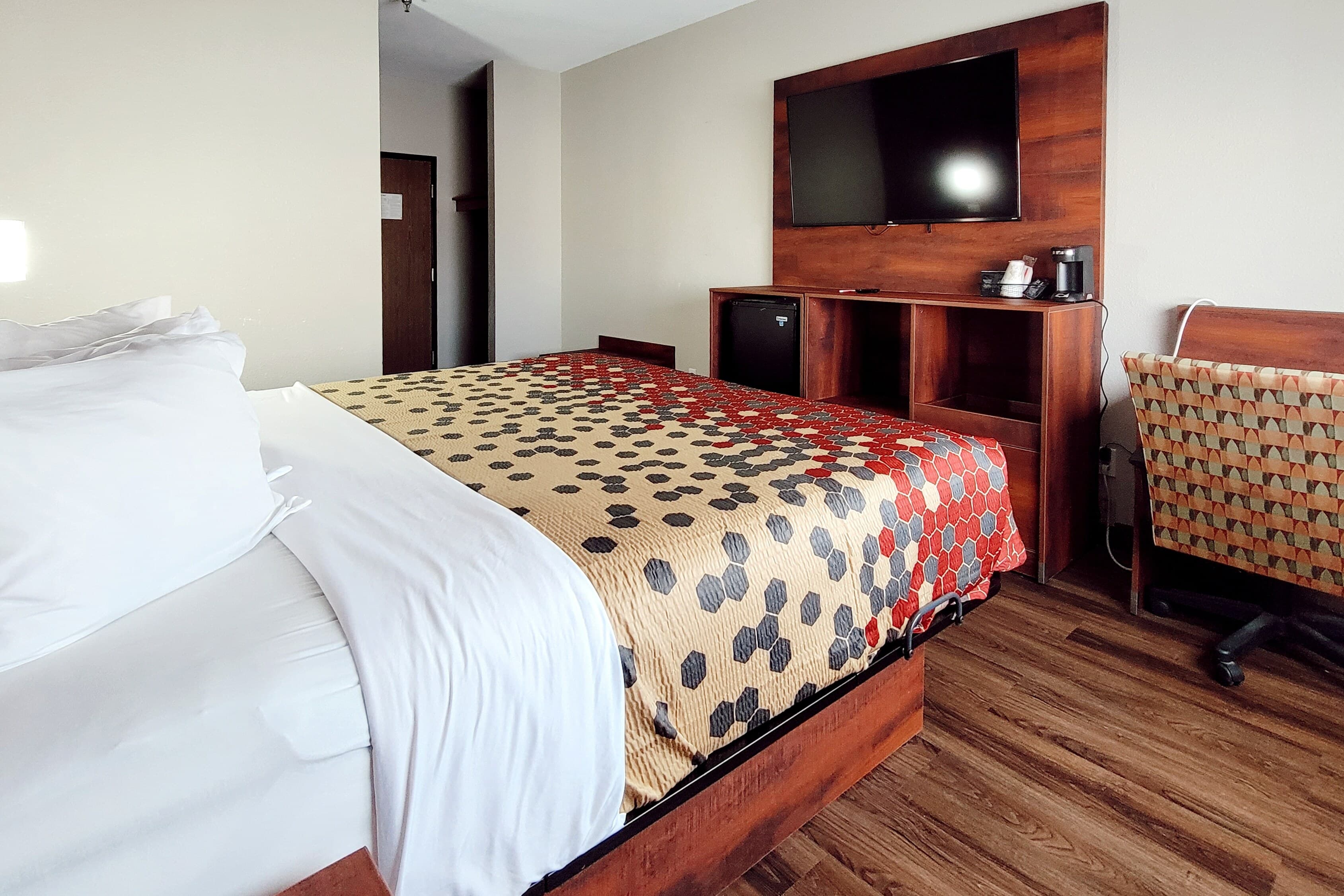 Econo Lodge Fargo - West Acres — 7
