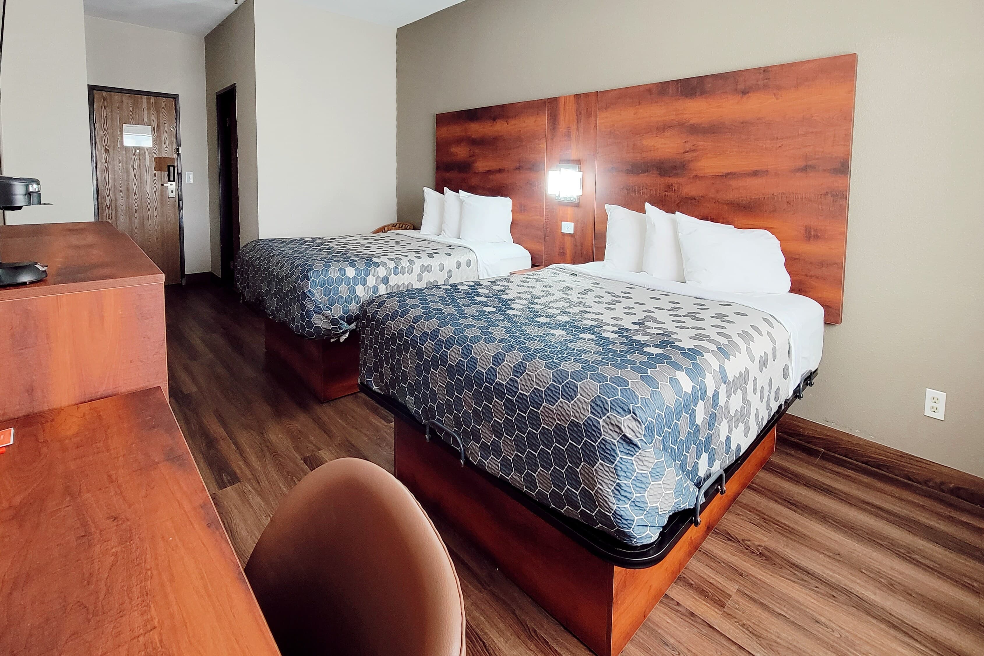 Econo Lodge Fargo - West Acres - Image 1